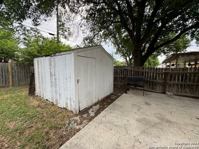main property photo 40