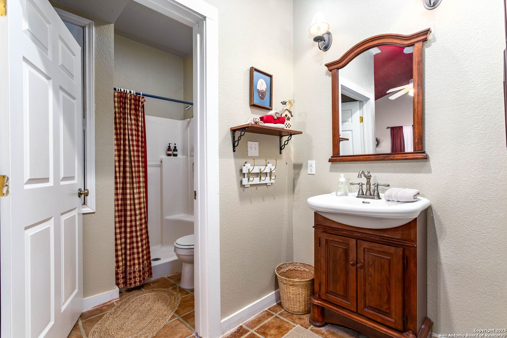 main property photo 18