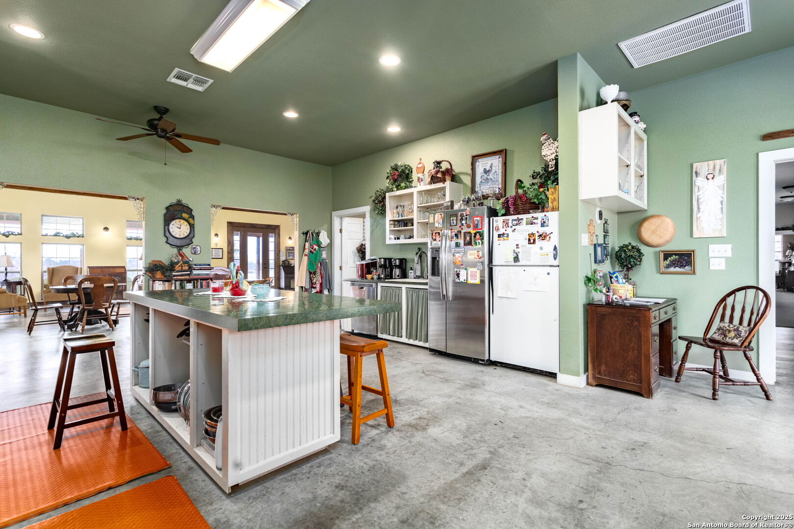main property photo 4