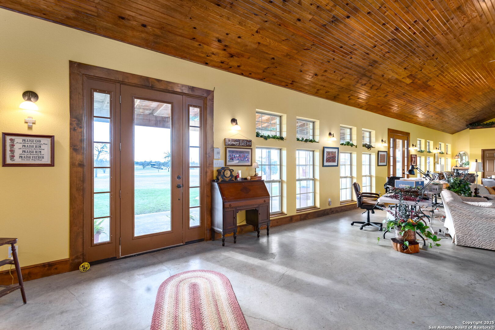 main property photo 9