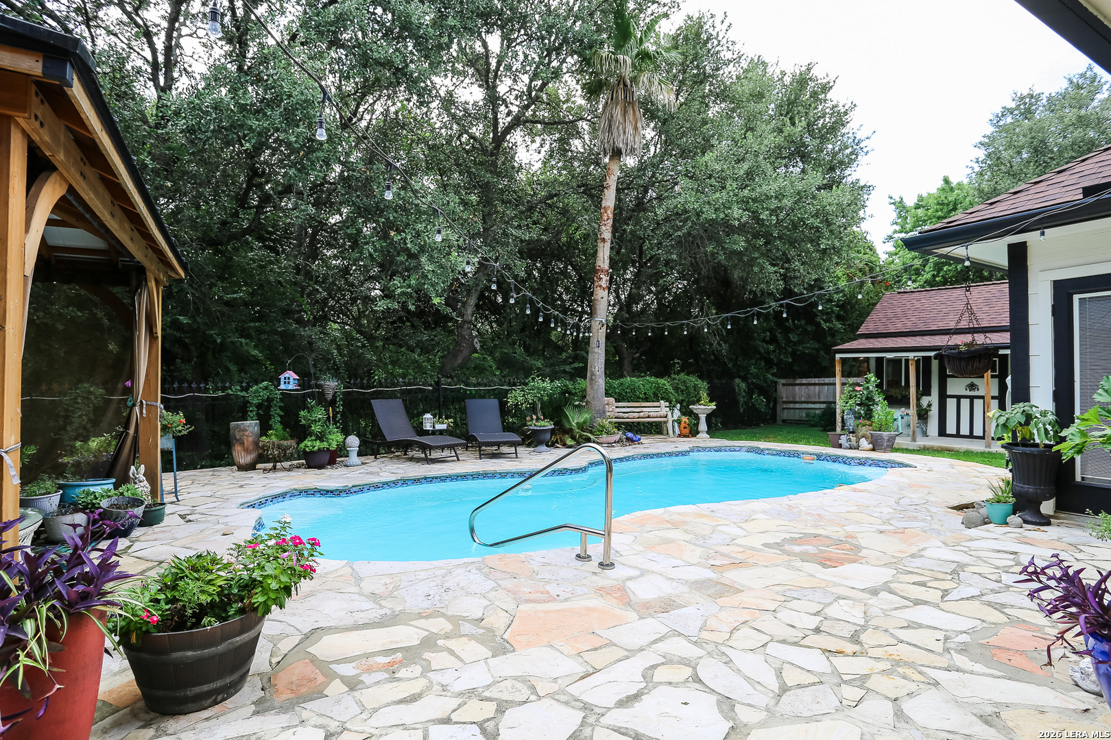 main property photo 41