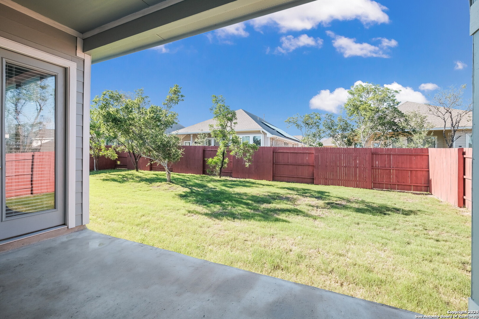 main property photo 16
