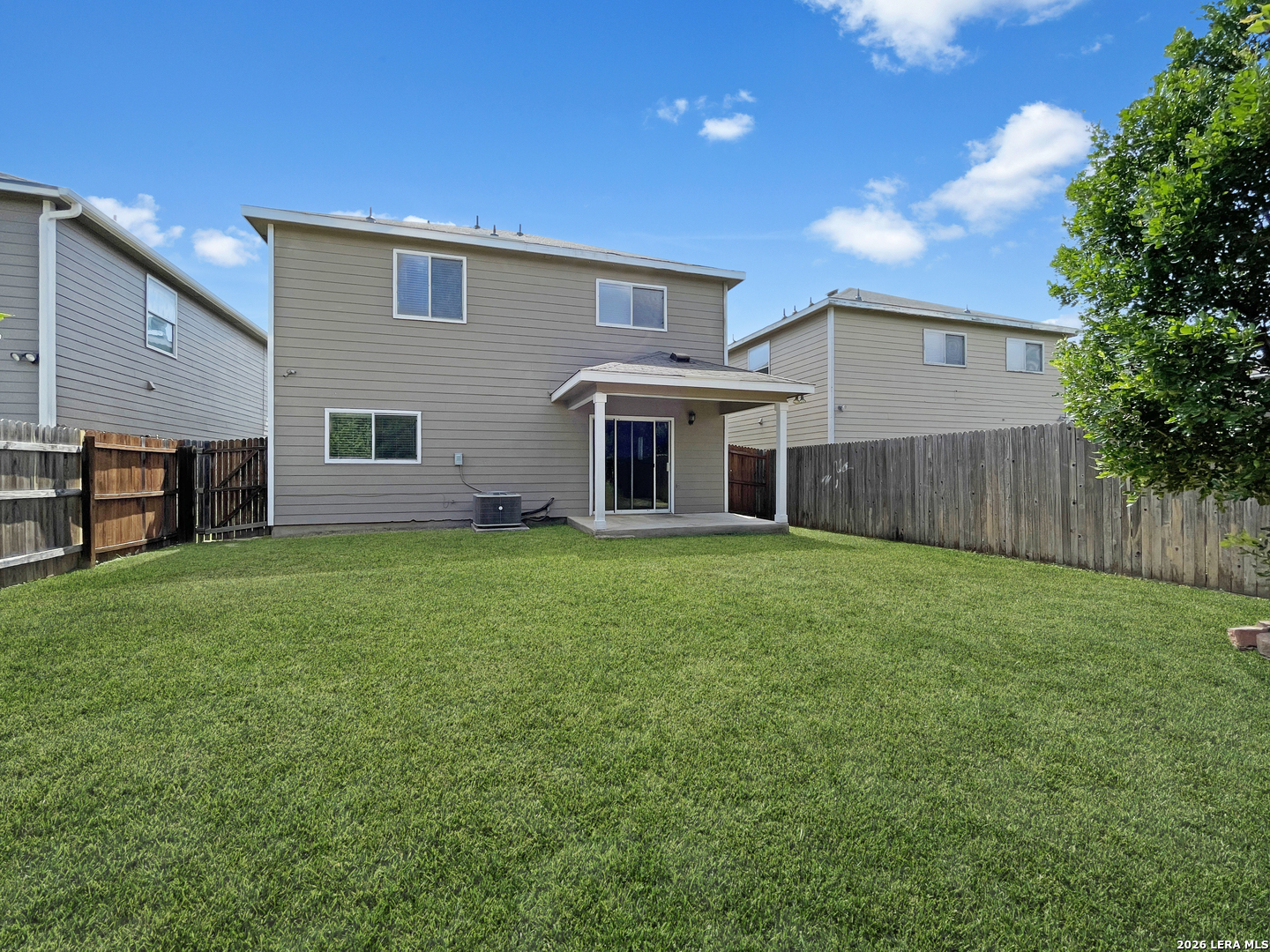 main property photo 28