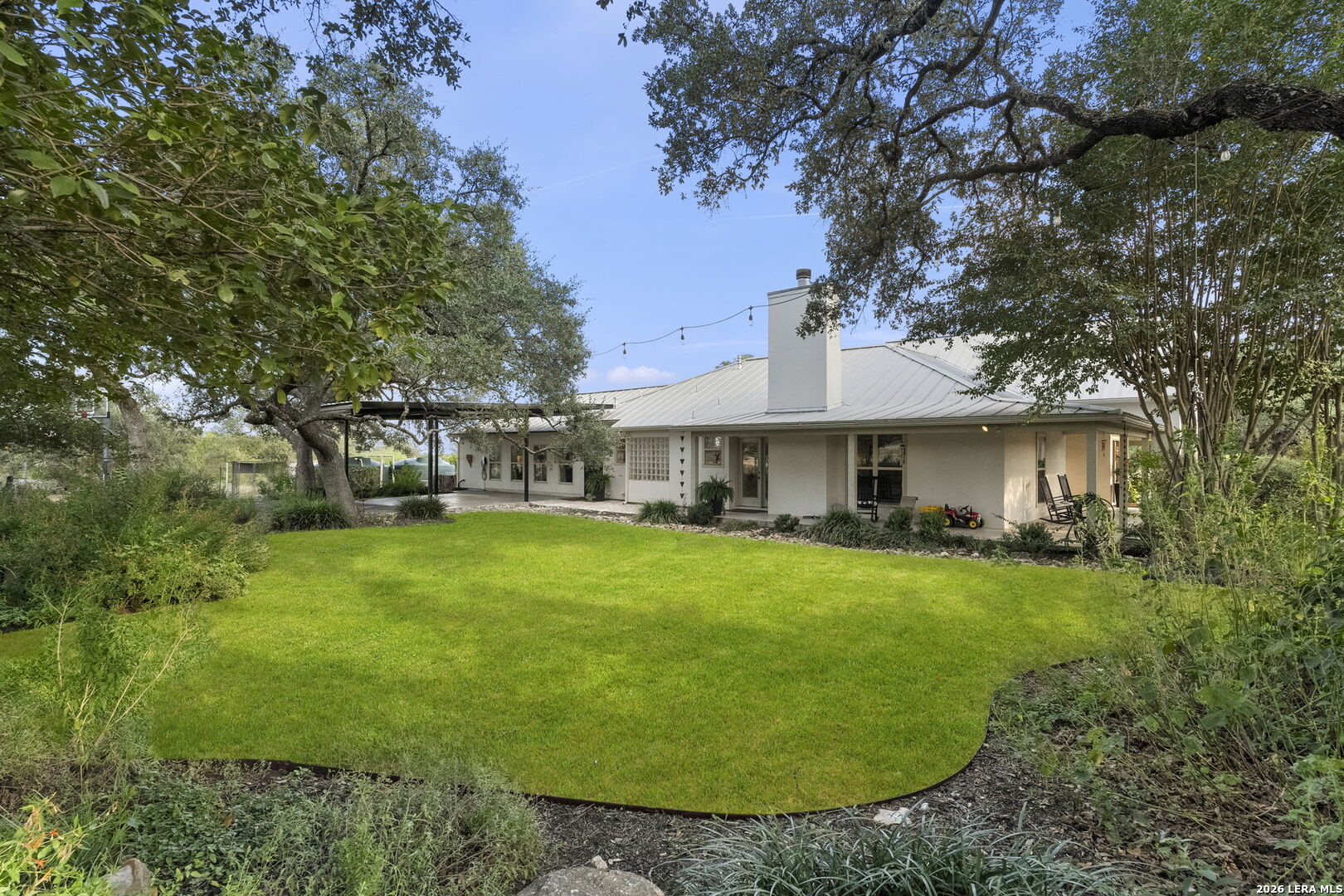 main property photo 11