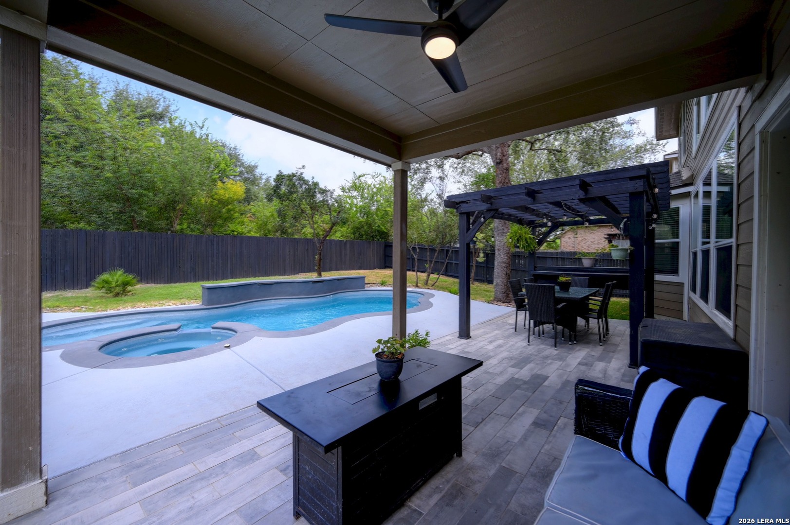 main property photo 27