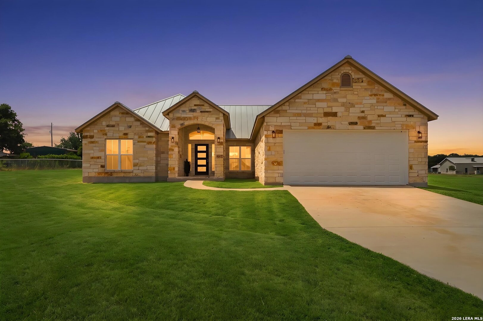 main property photo 3