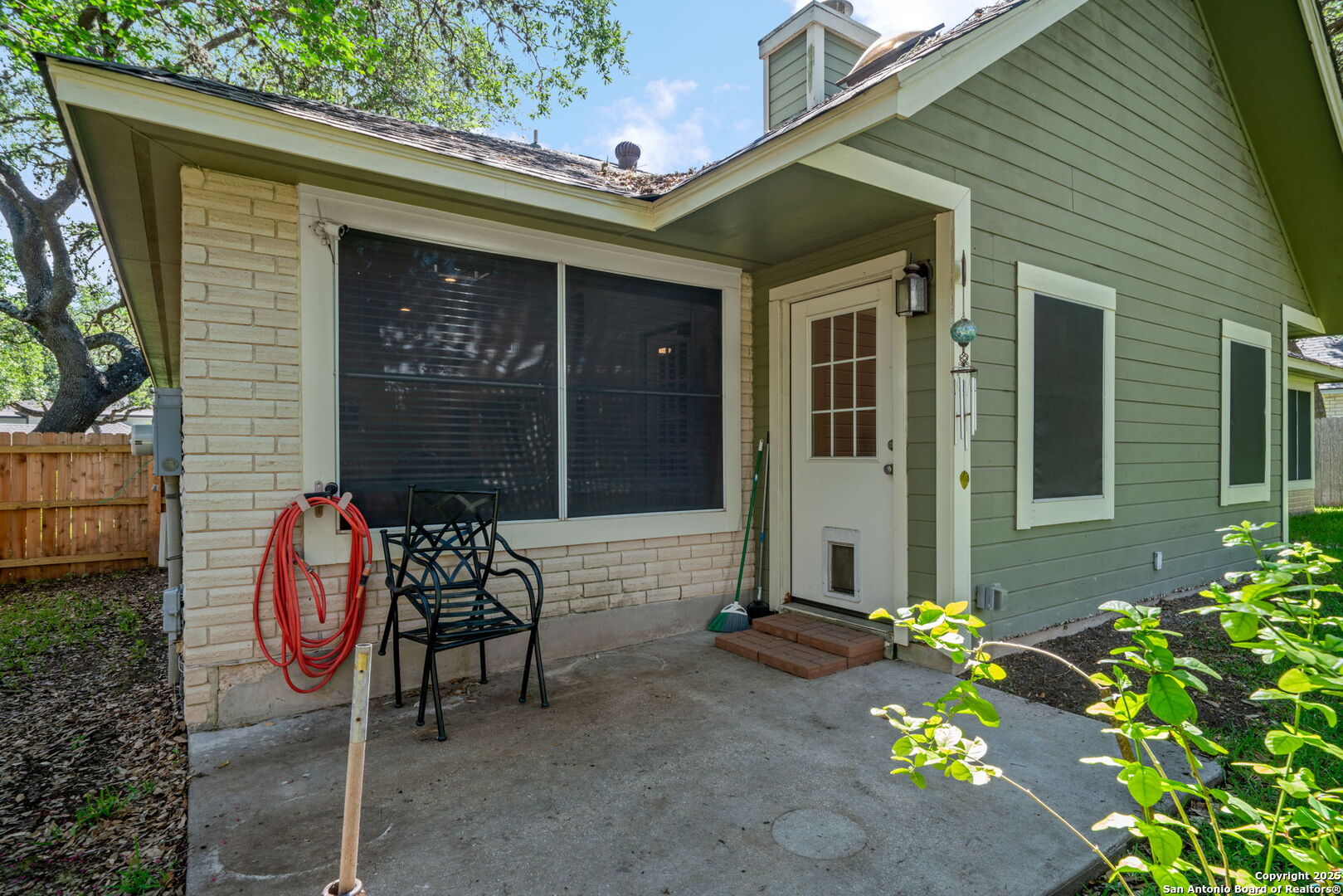 main property photo 25