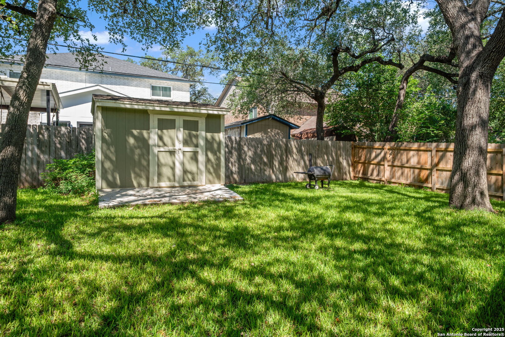 main property photo 28