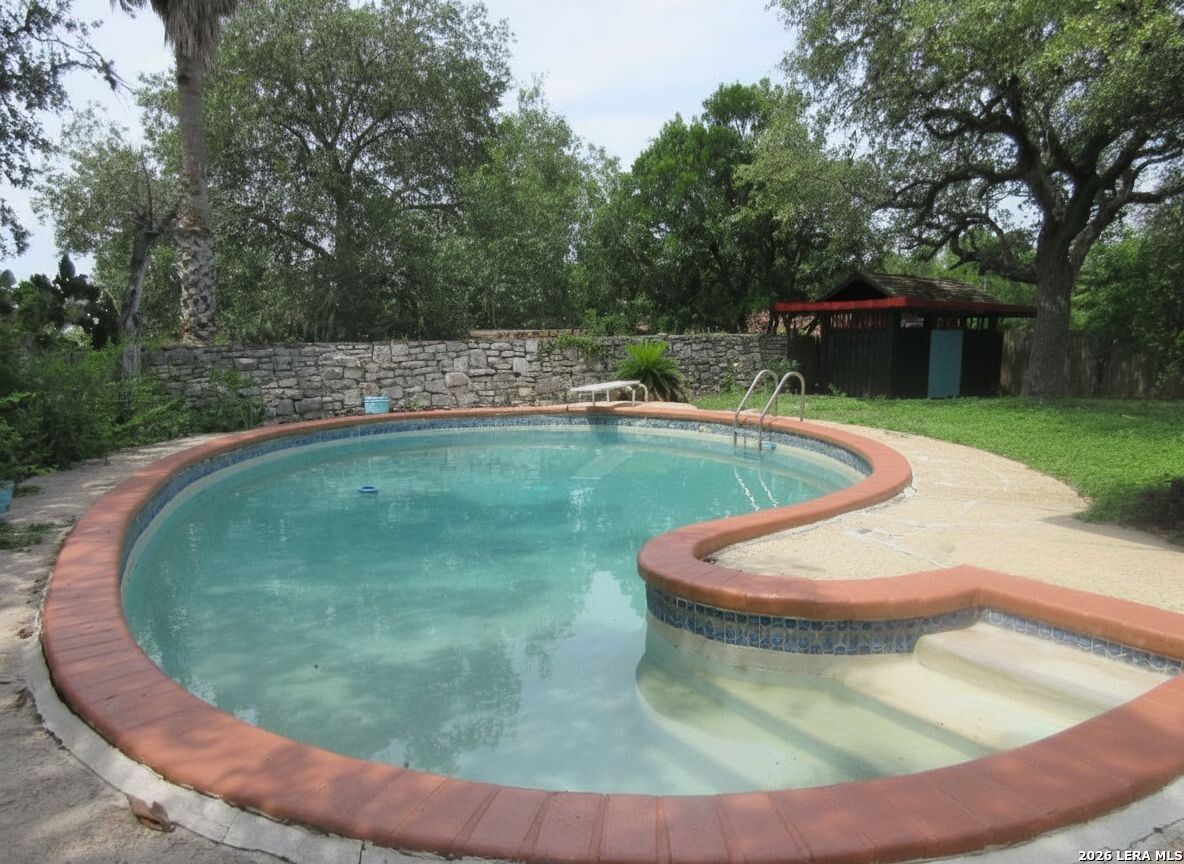 main property photo 30