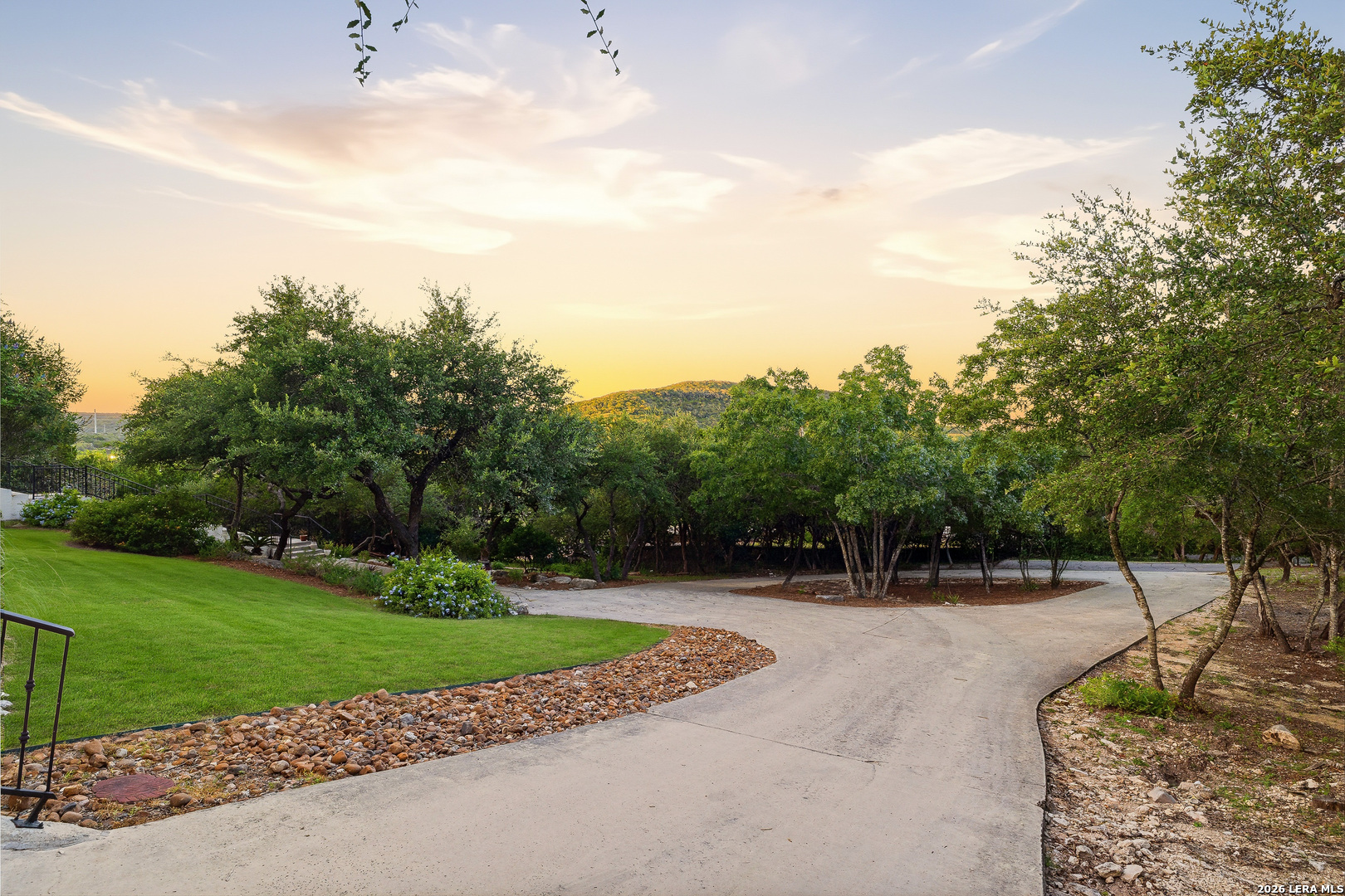 main property photo 13