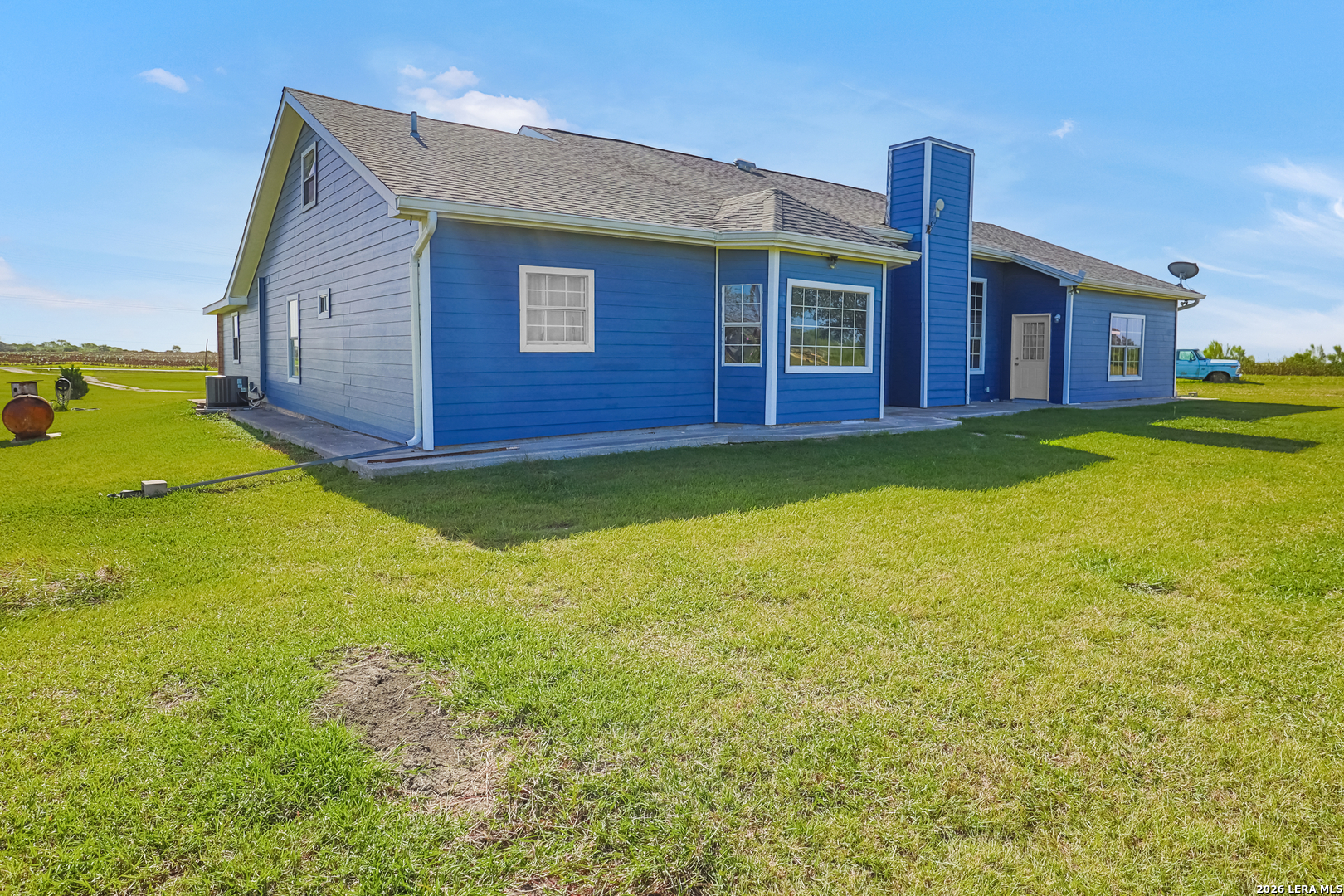 main property photo 34