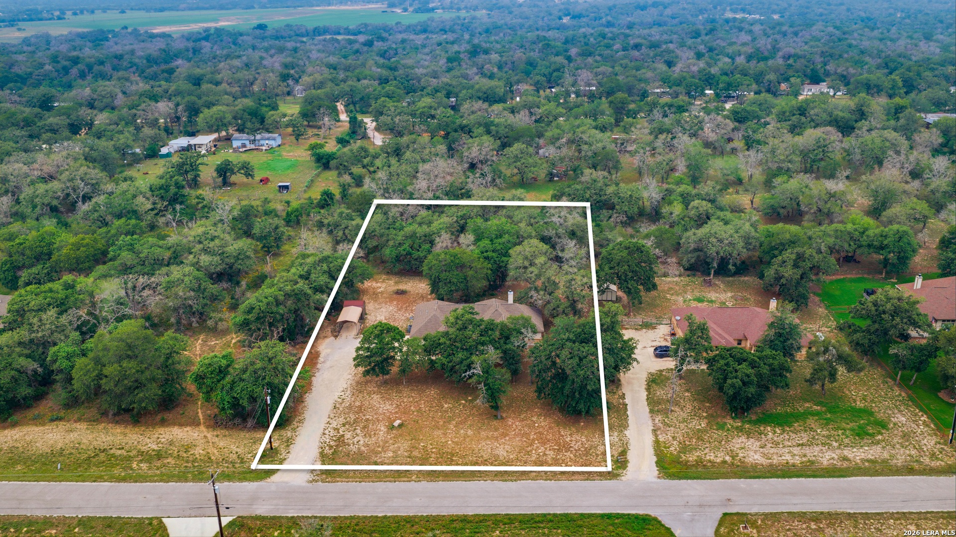 main property photo 28