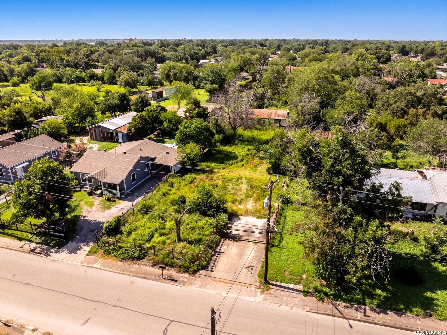 main property photo 5
