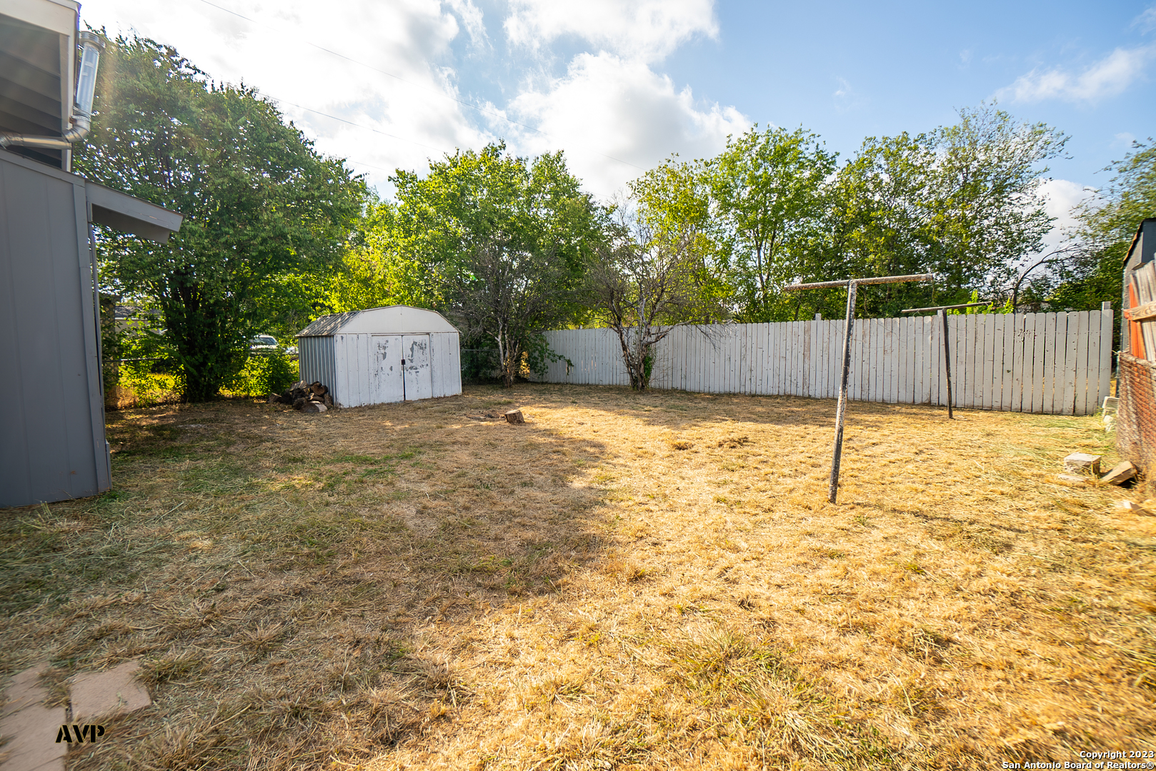 main property photo 15