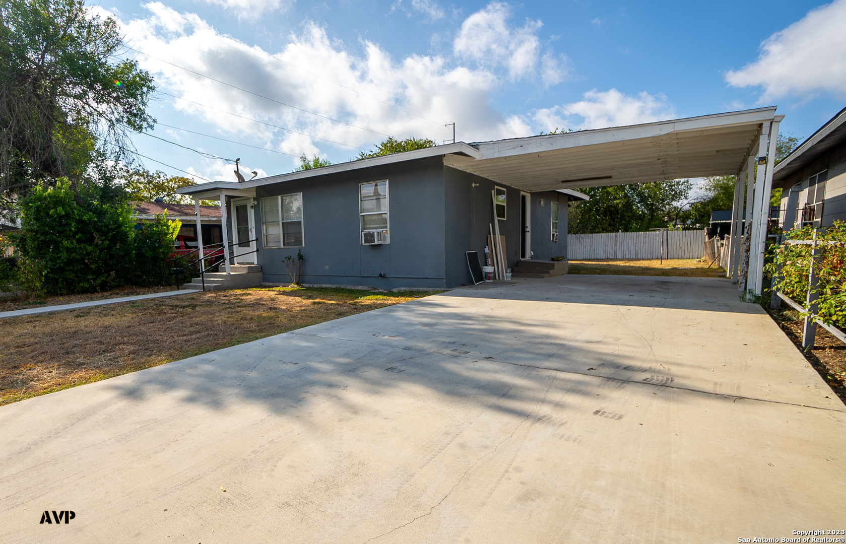 main property photo 3