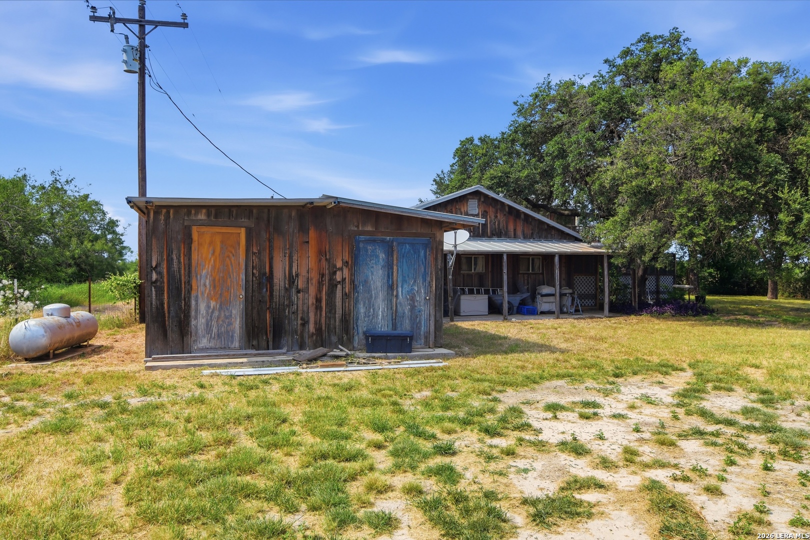 main property photo 32