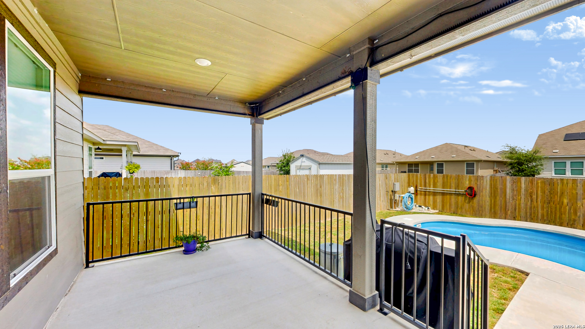 main property photo 13