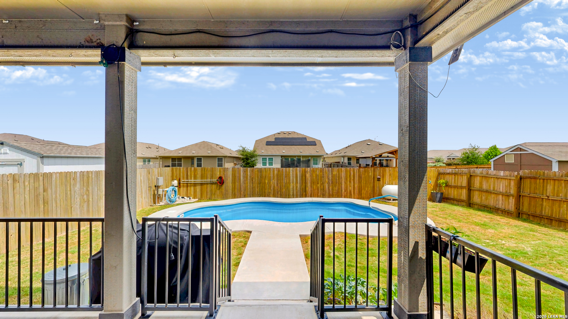main property photo 14