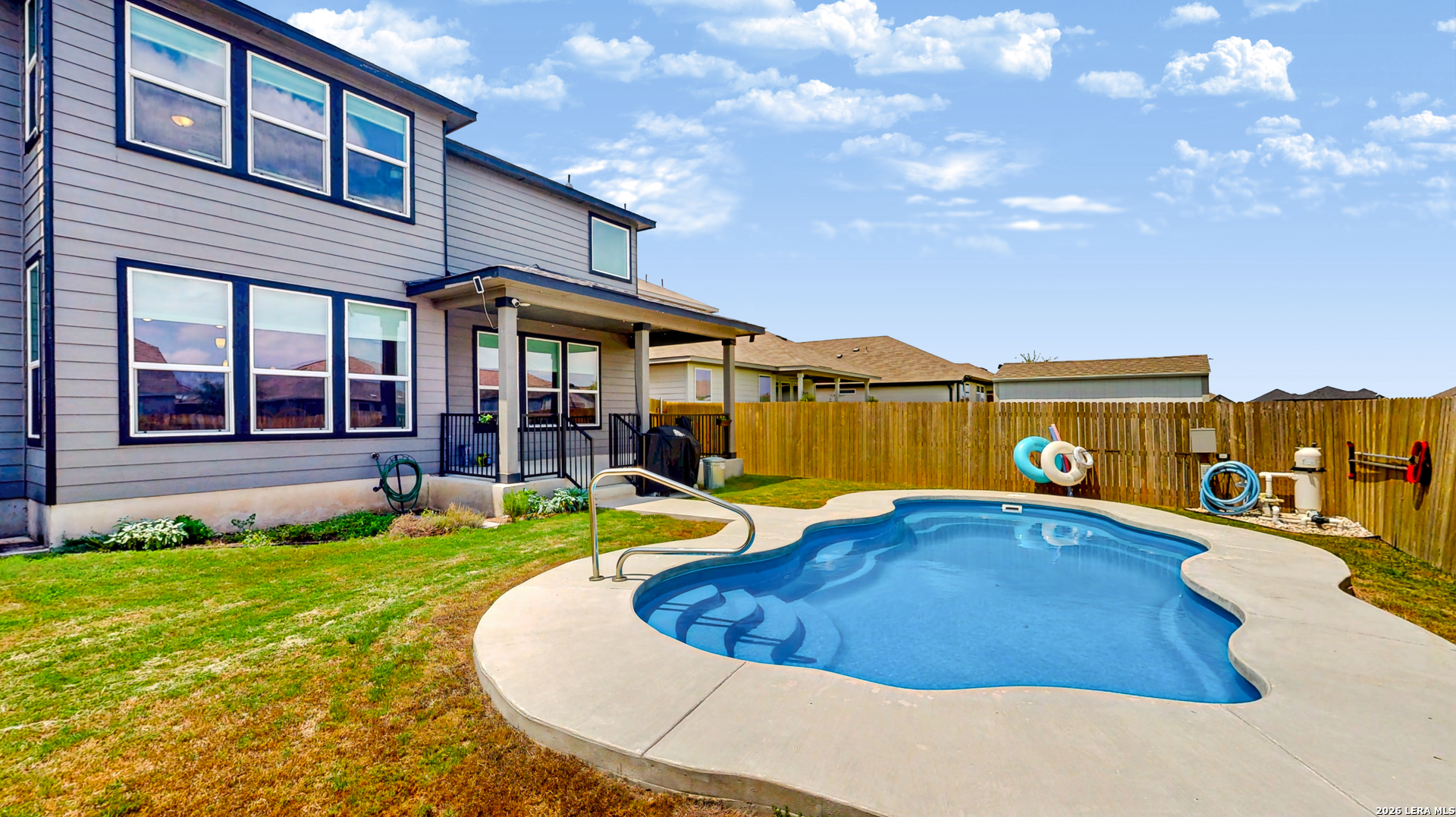 main property photo 17