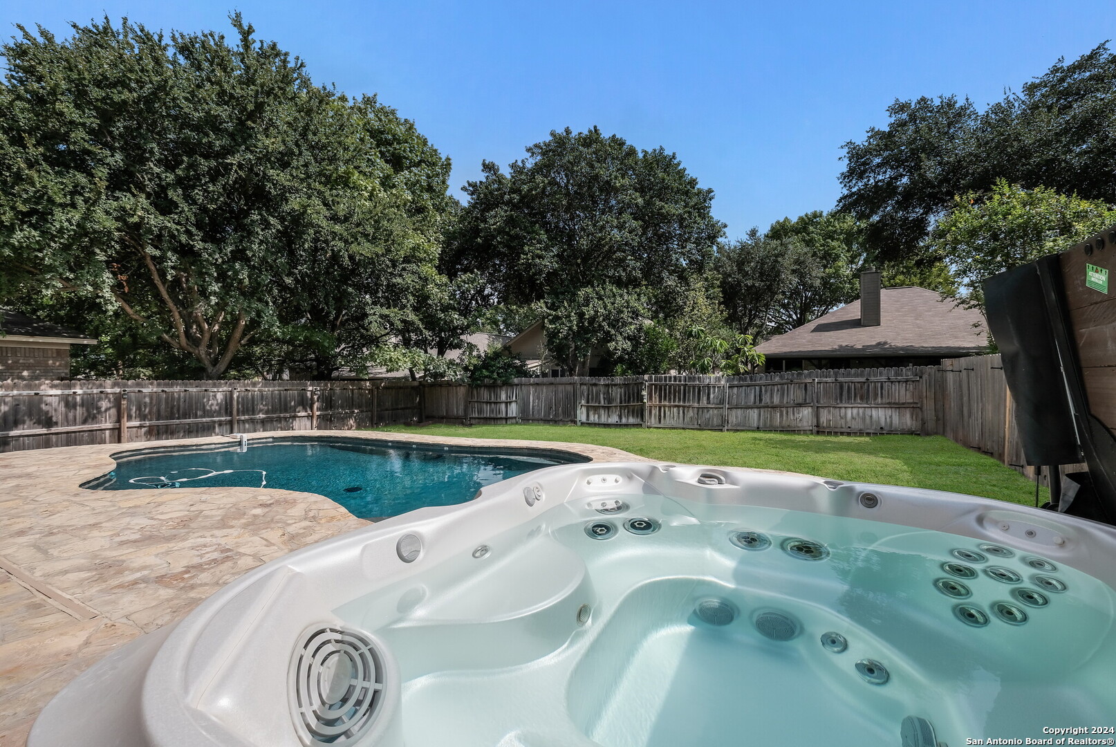 main property photo 19