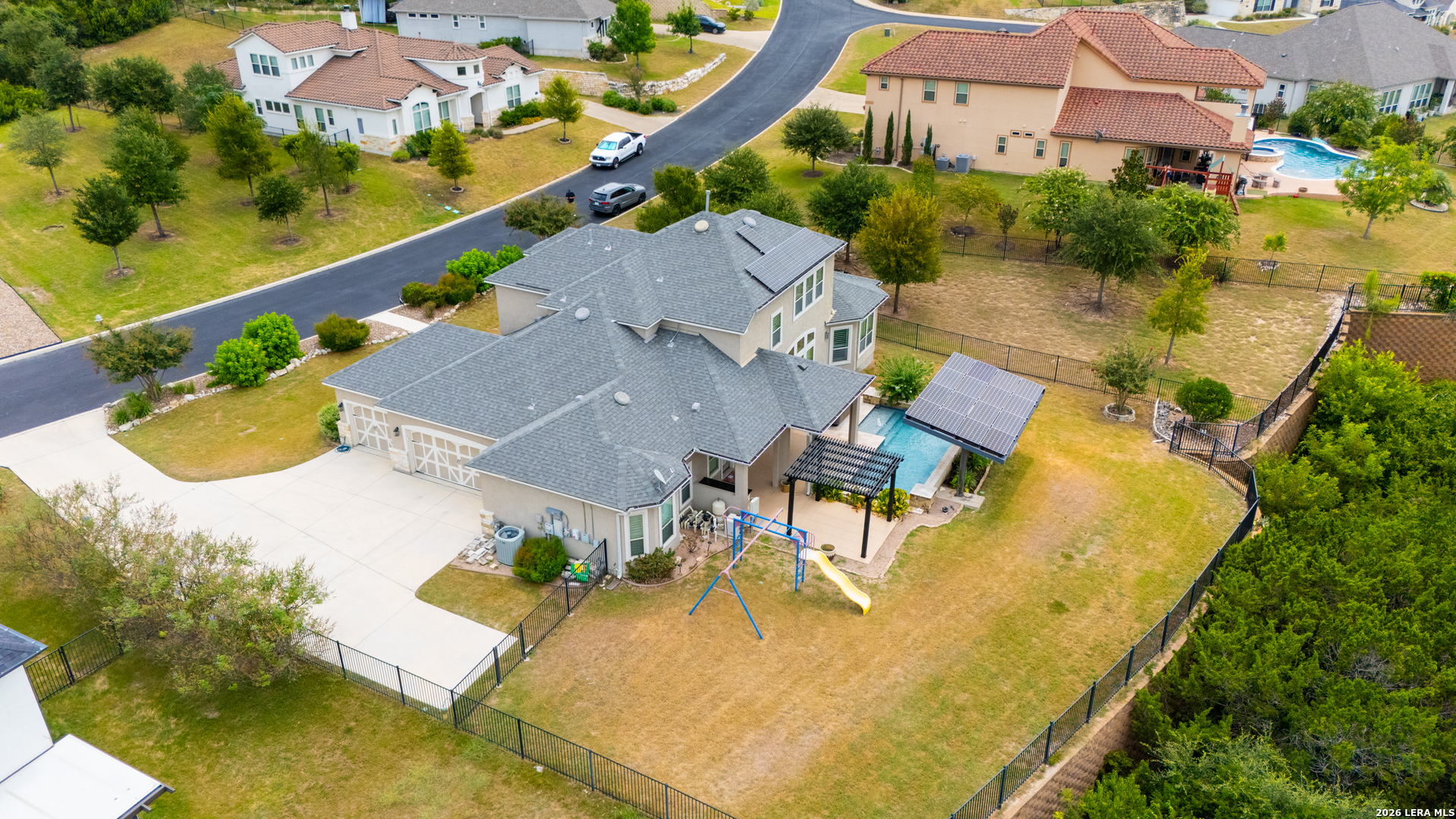 main property photo 39