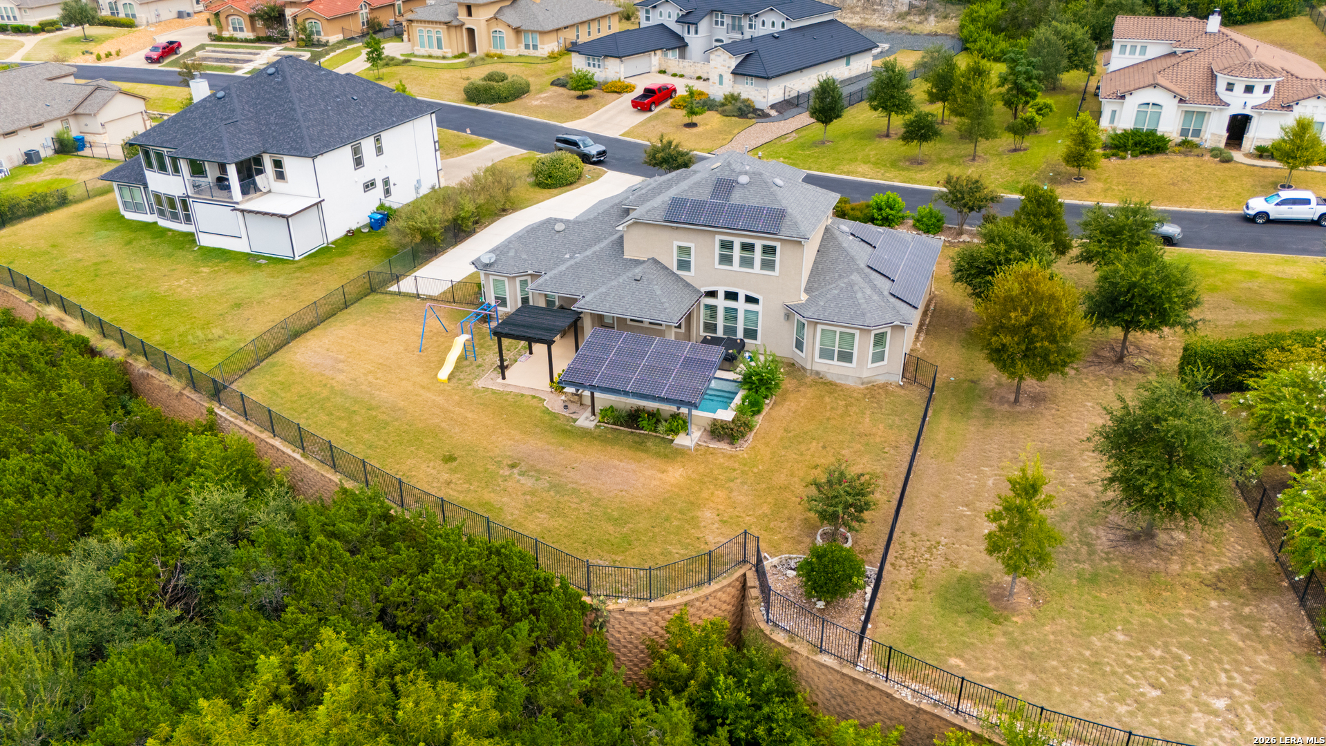 main property photo 40