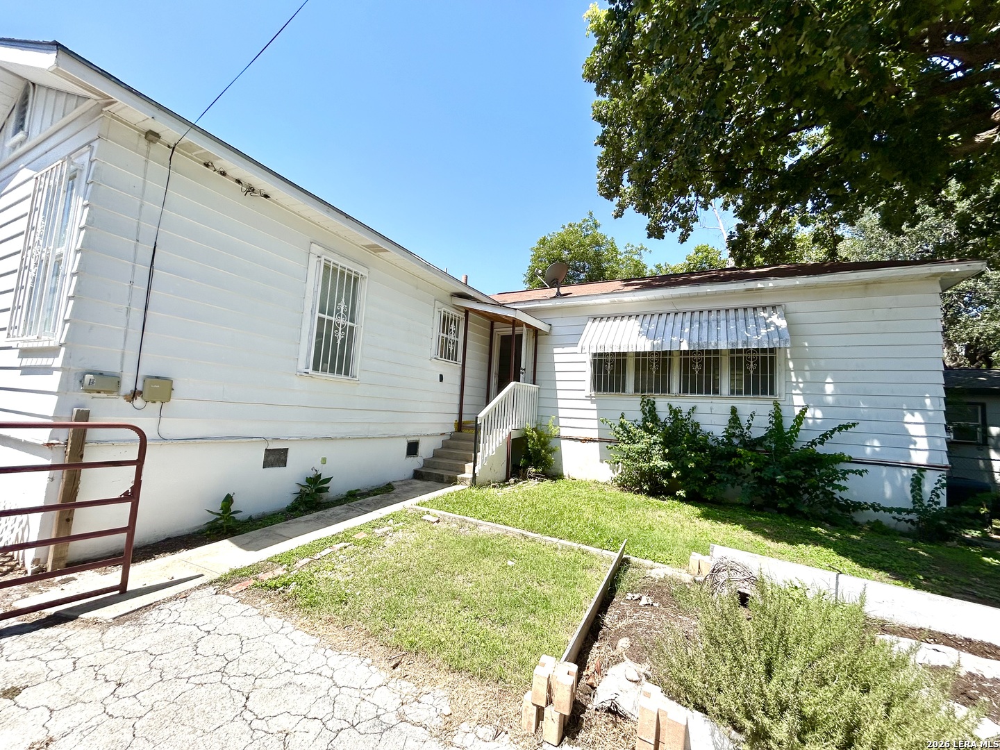main property photo 22
