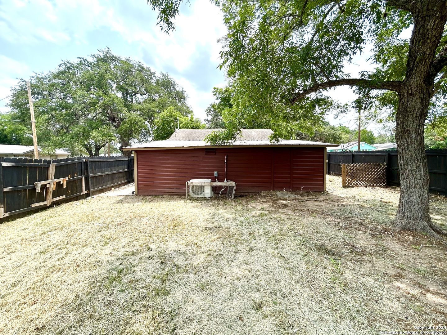 main property photo 18