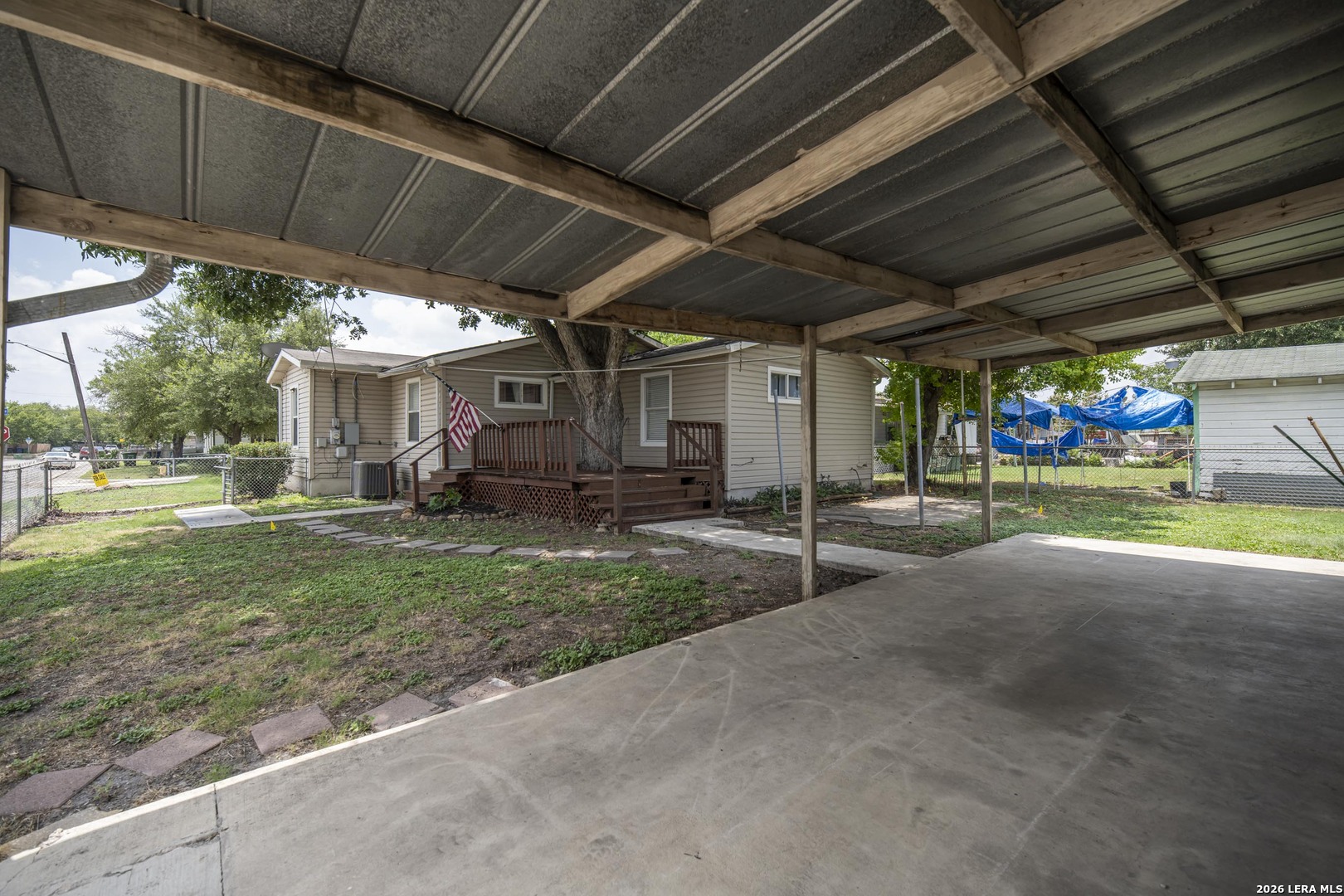main property photo 28