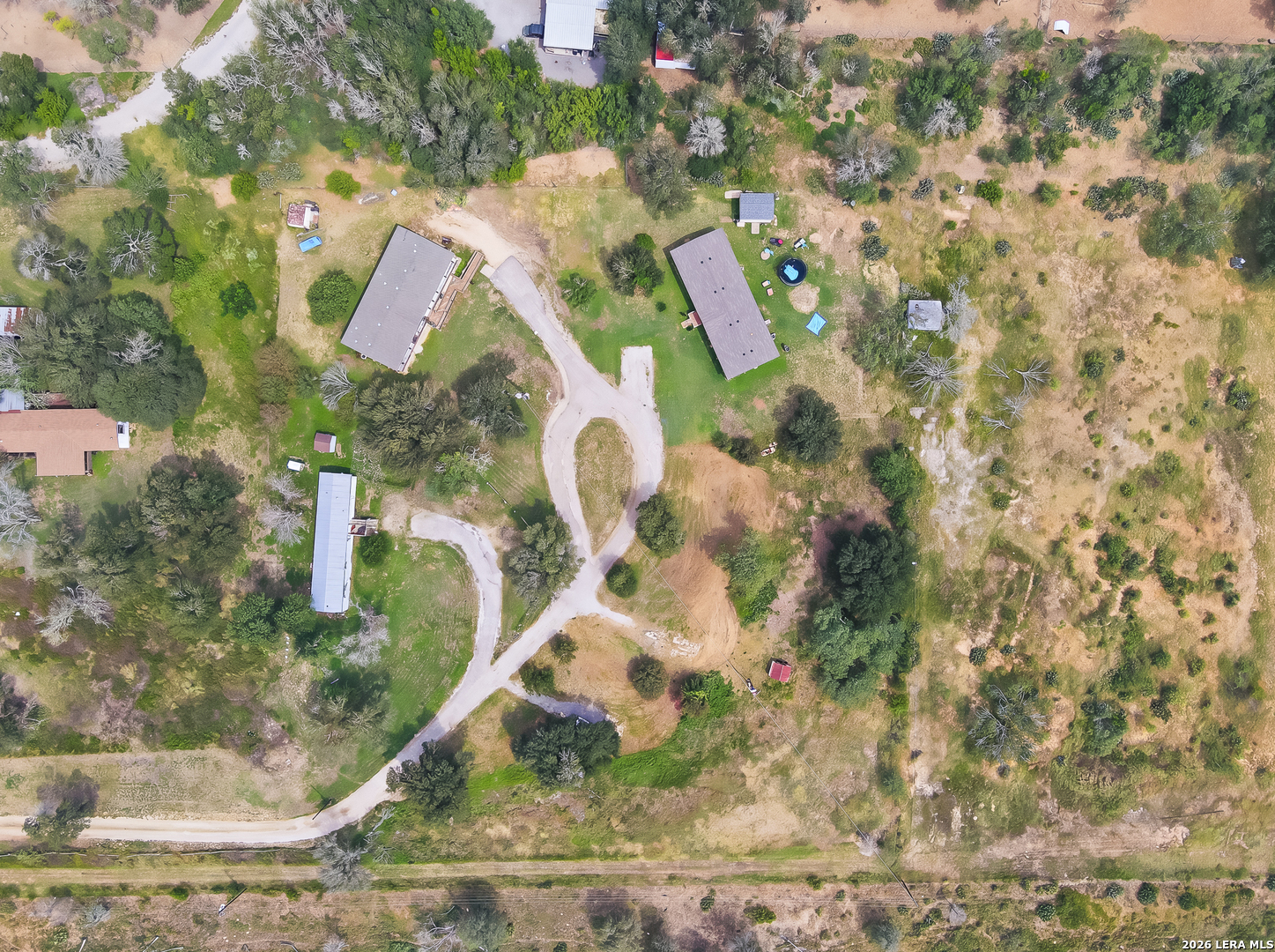 main property photo 40
