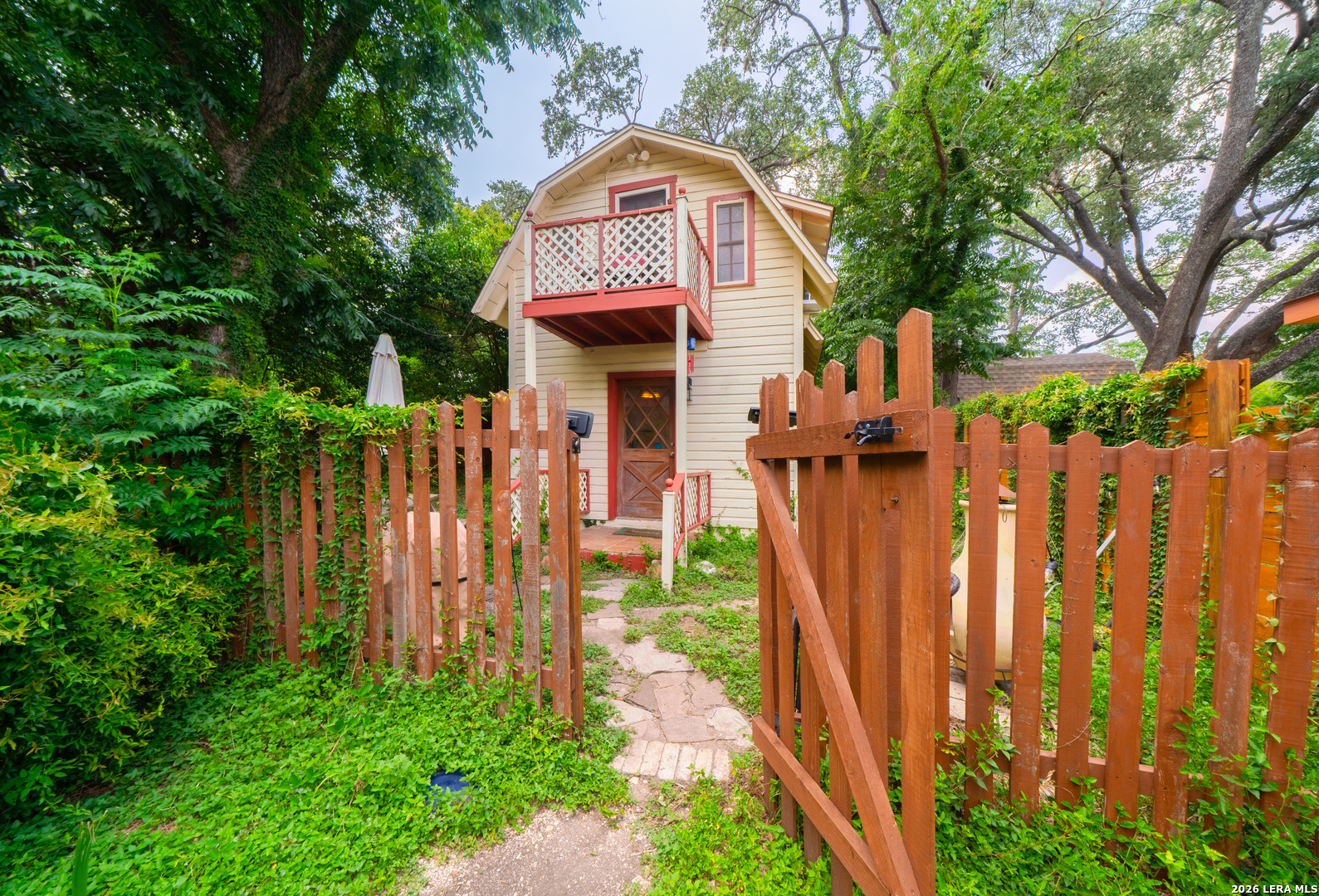 main property photo 25