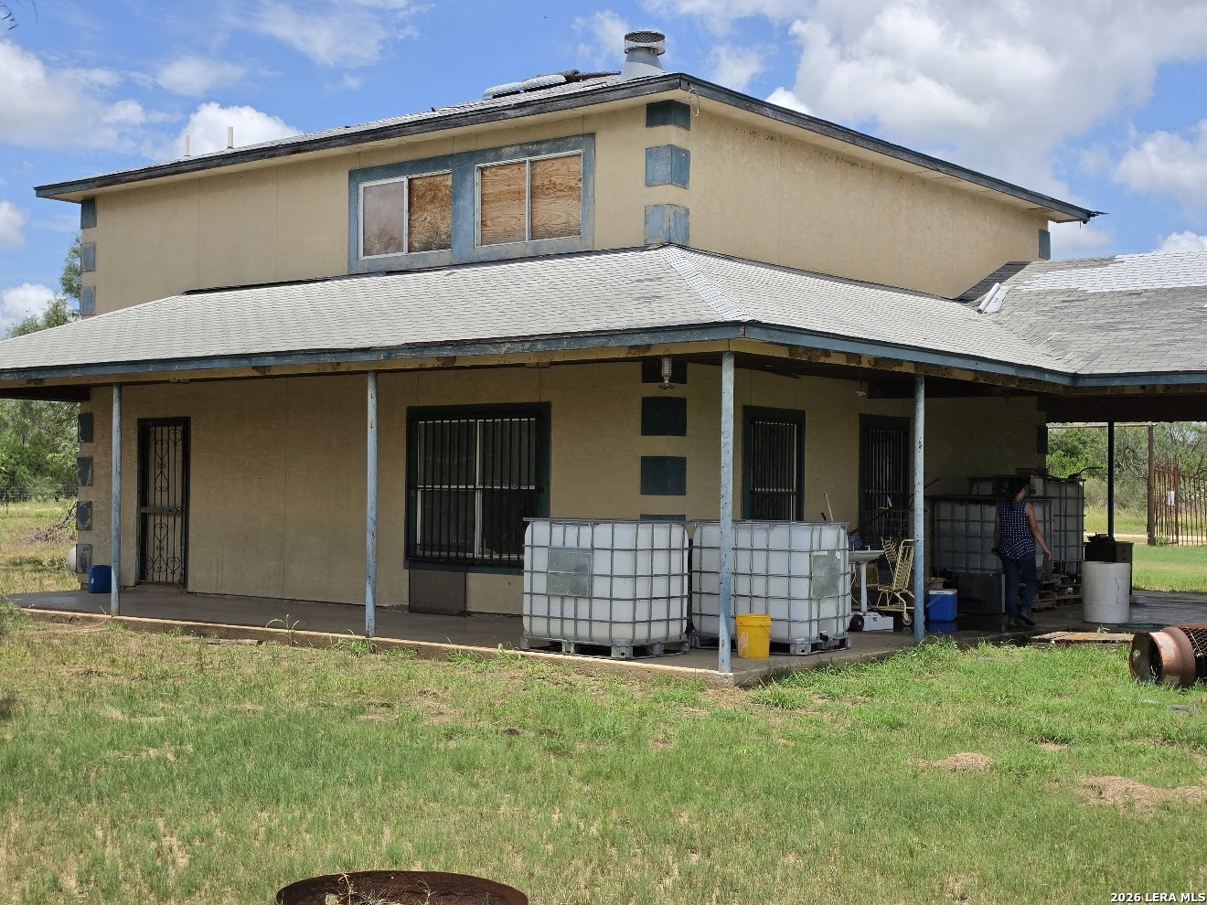 main property photo 32