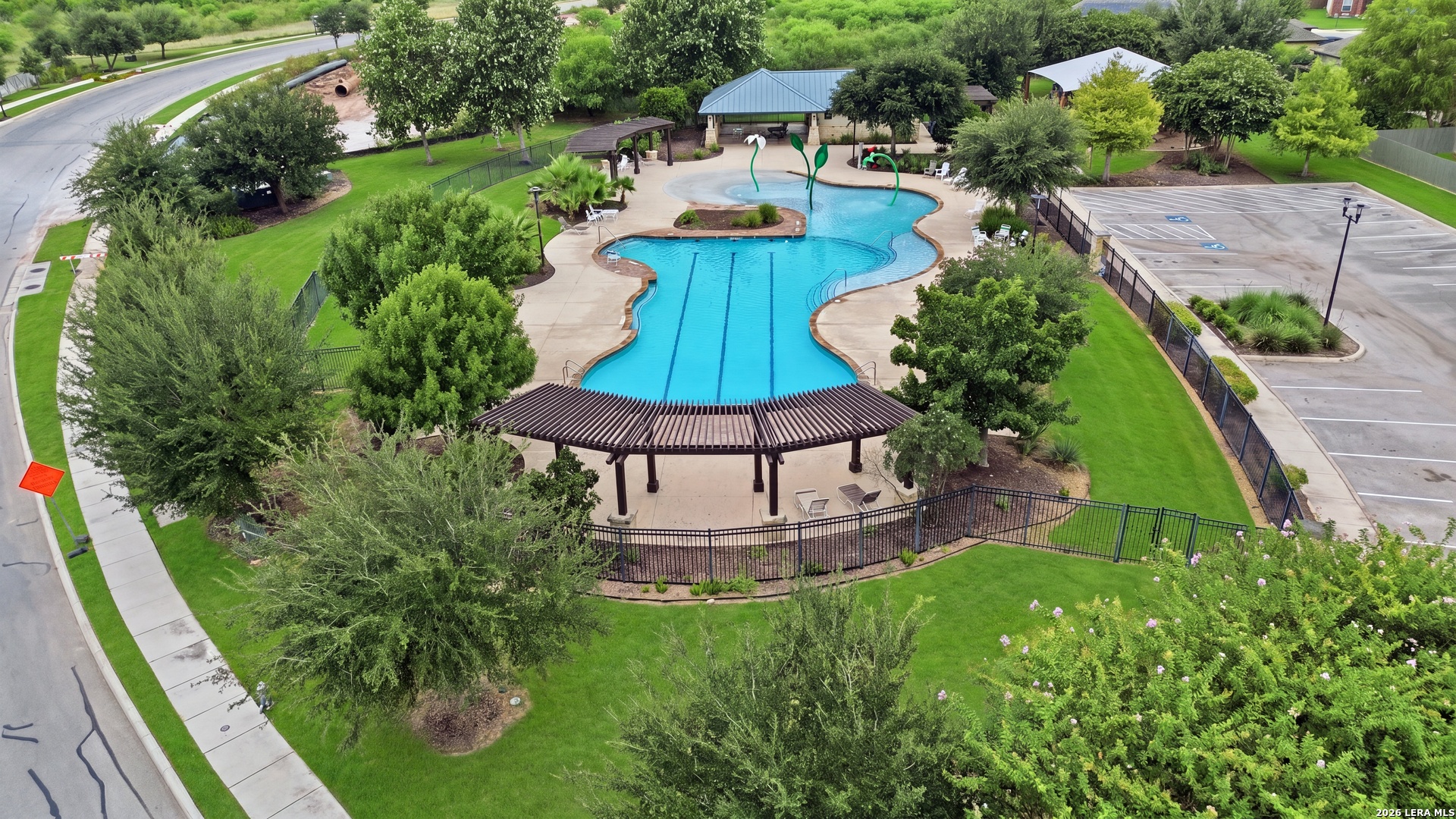 main property photo 45