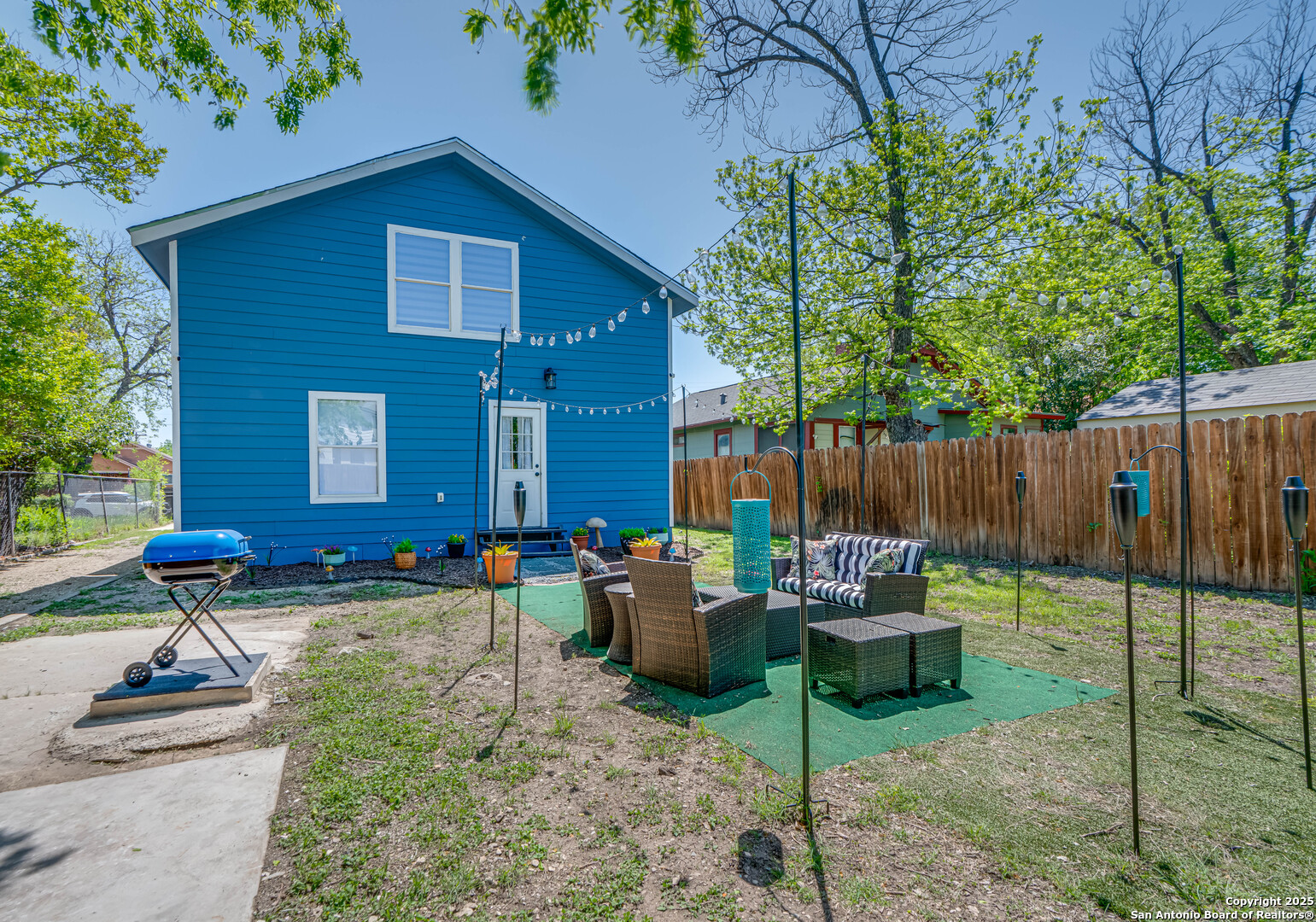 main property photo 30