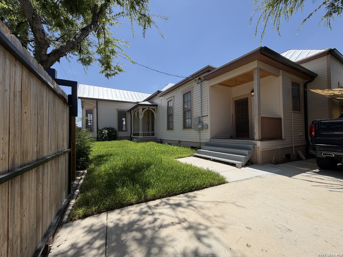 main property photo 24