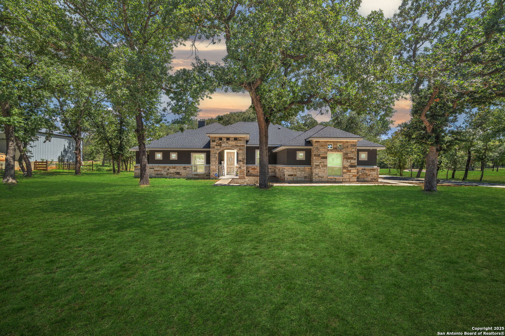 main property photo 2