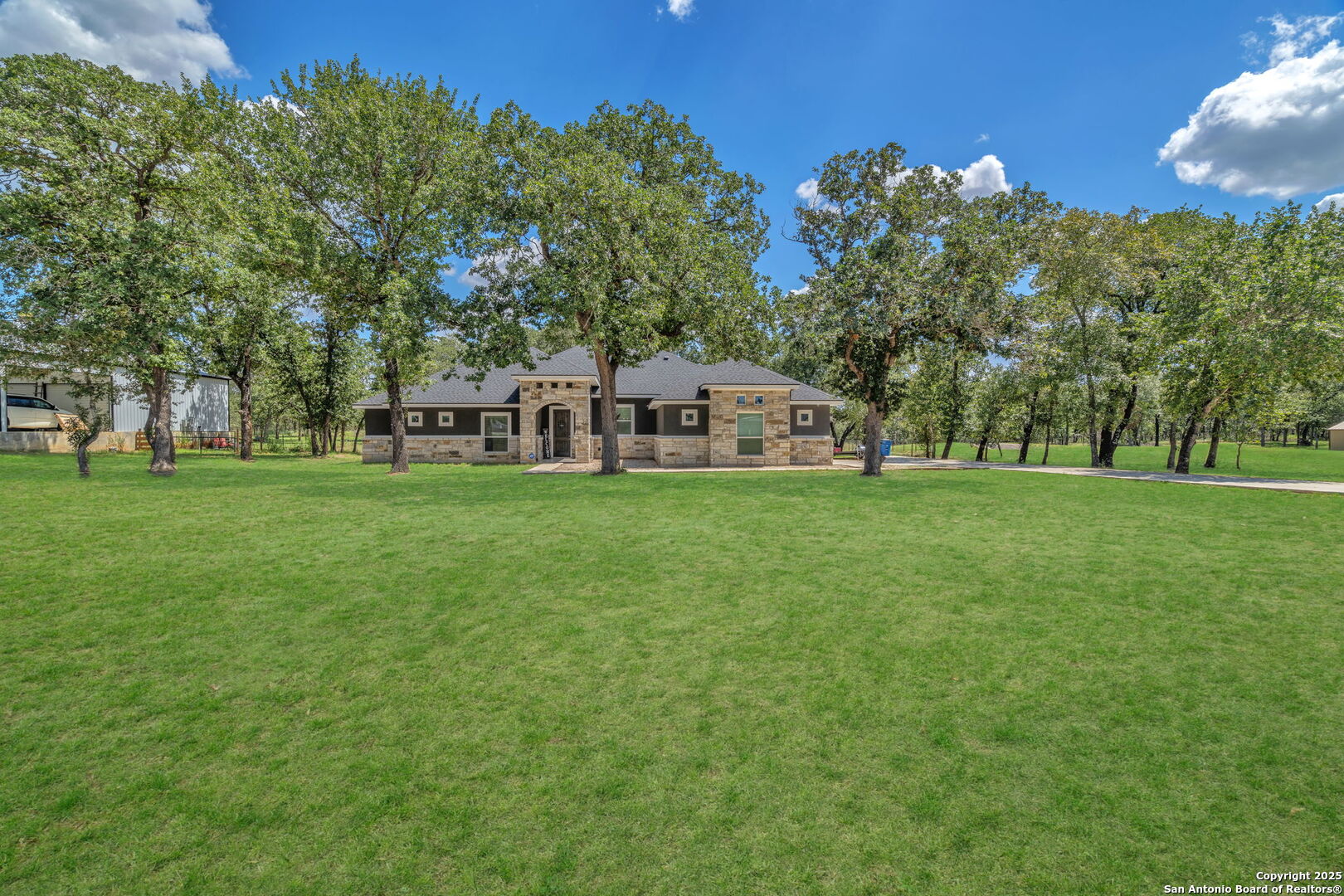 main property photo 3