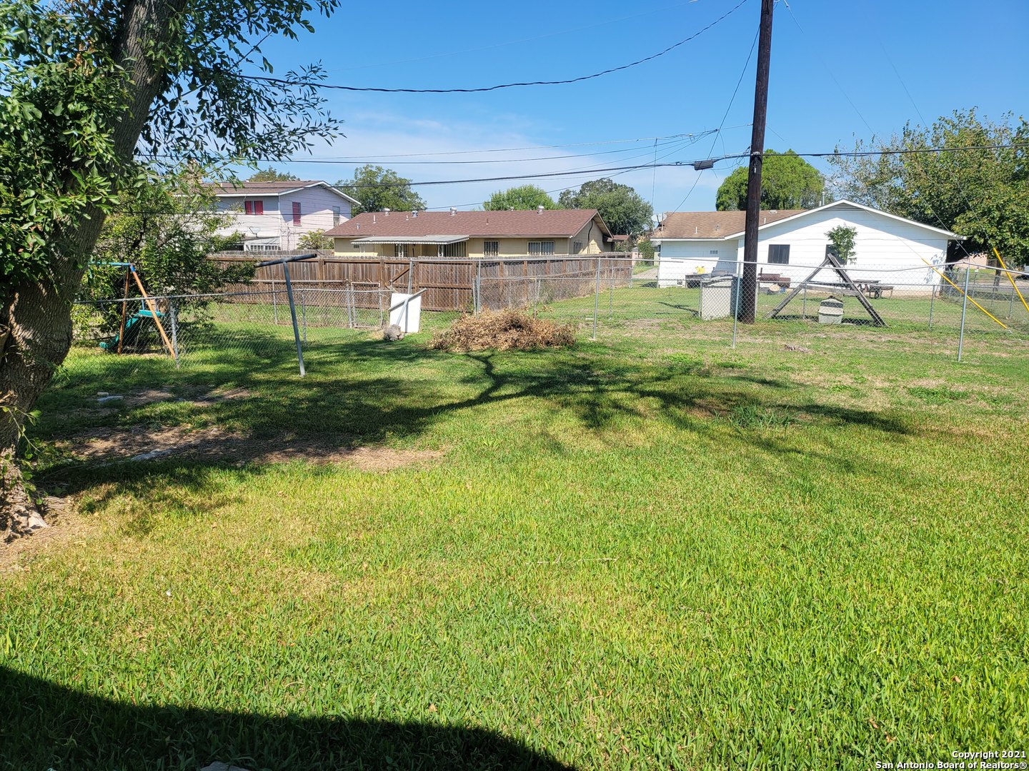 main property photo 23