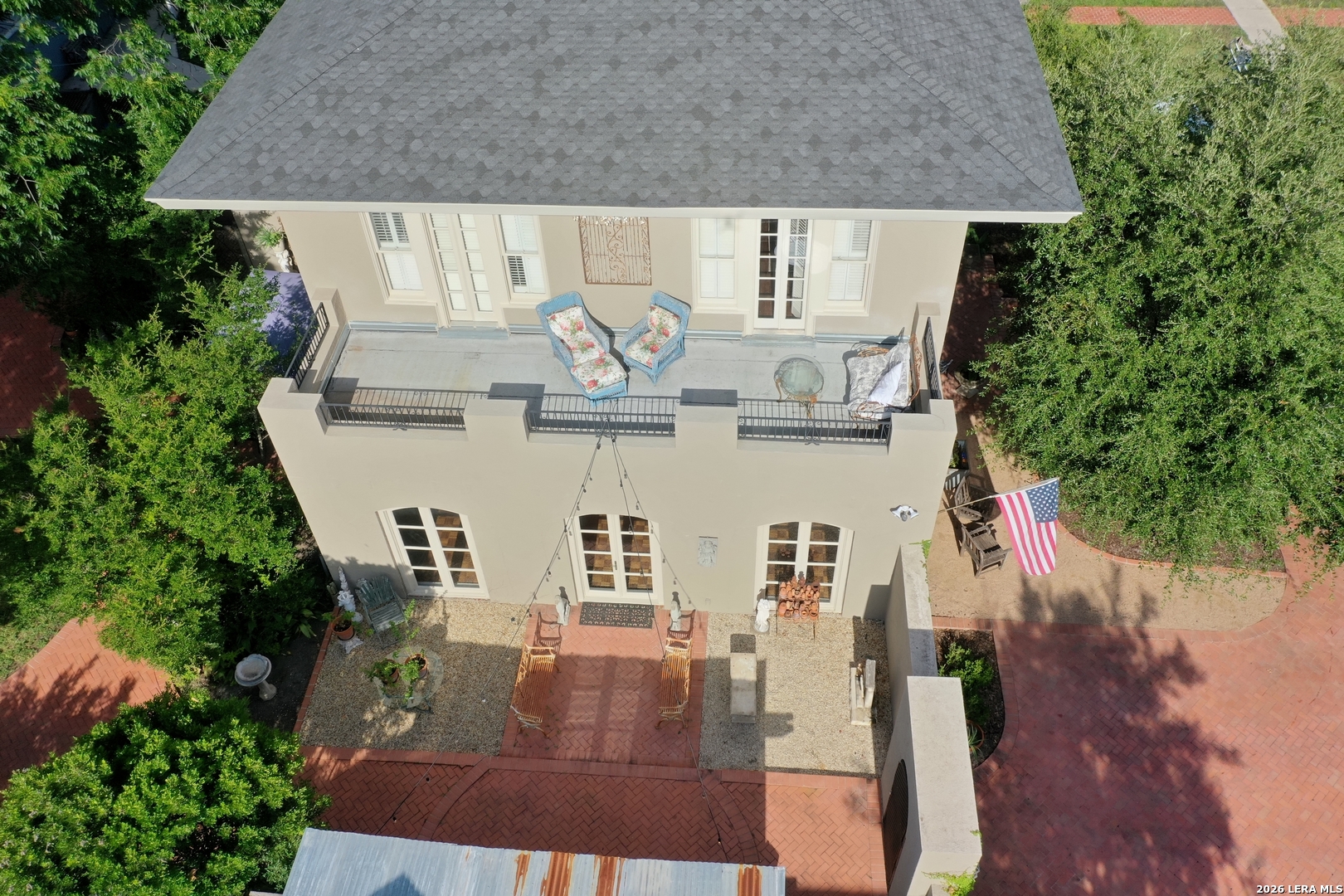 main property photo 40