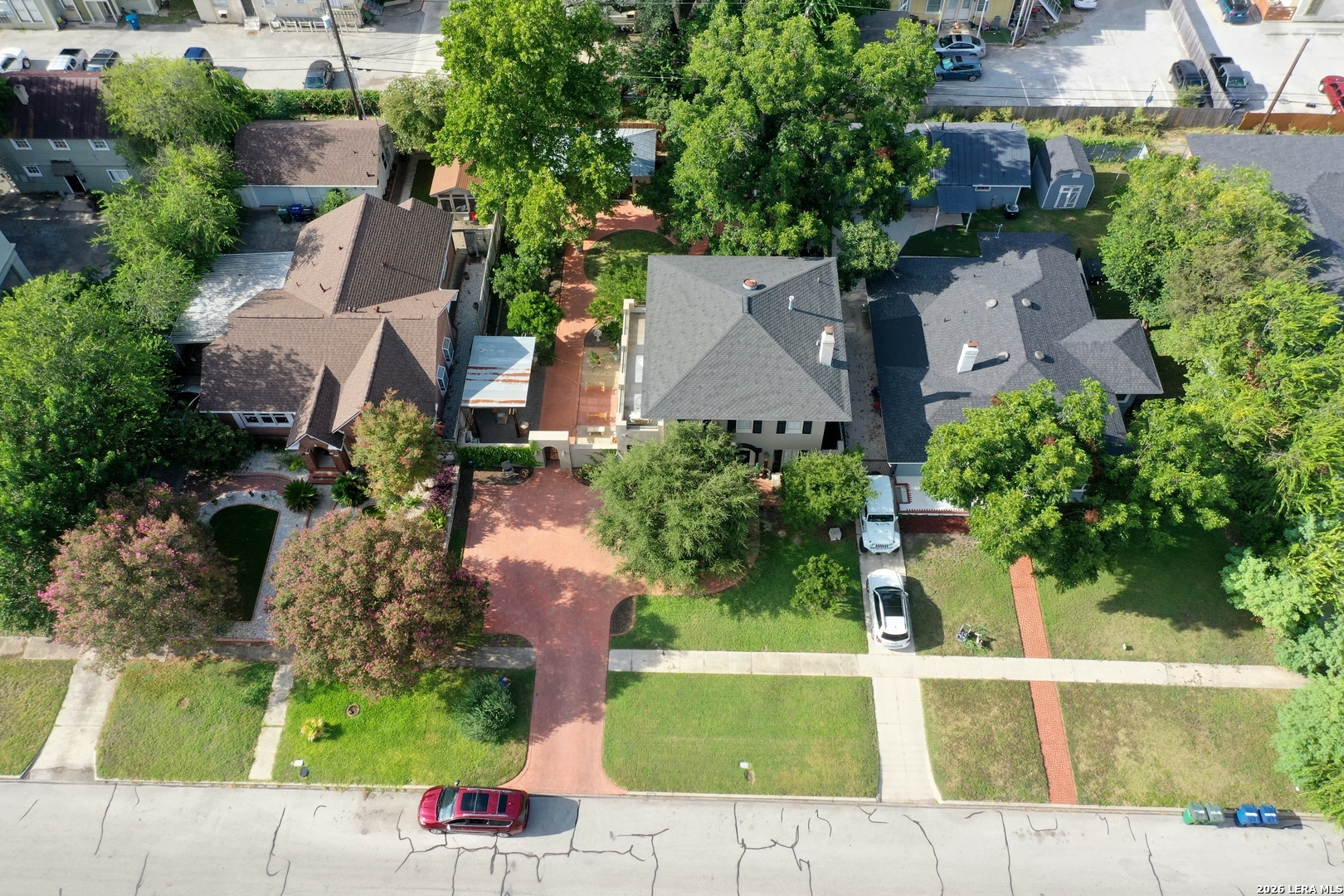 main property photo 50