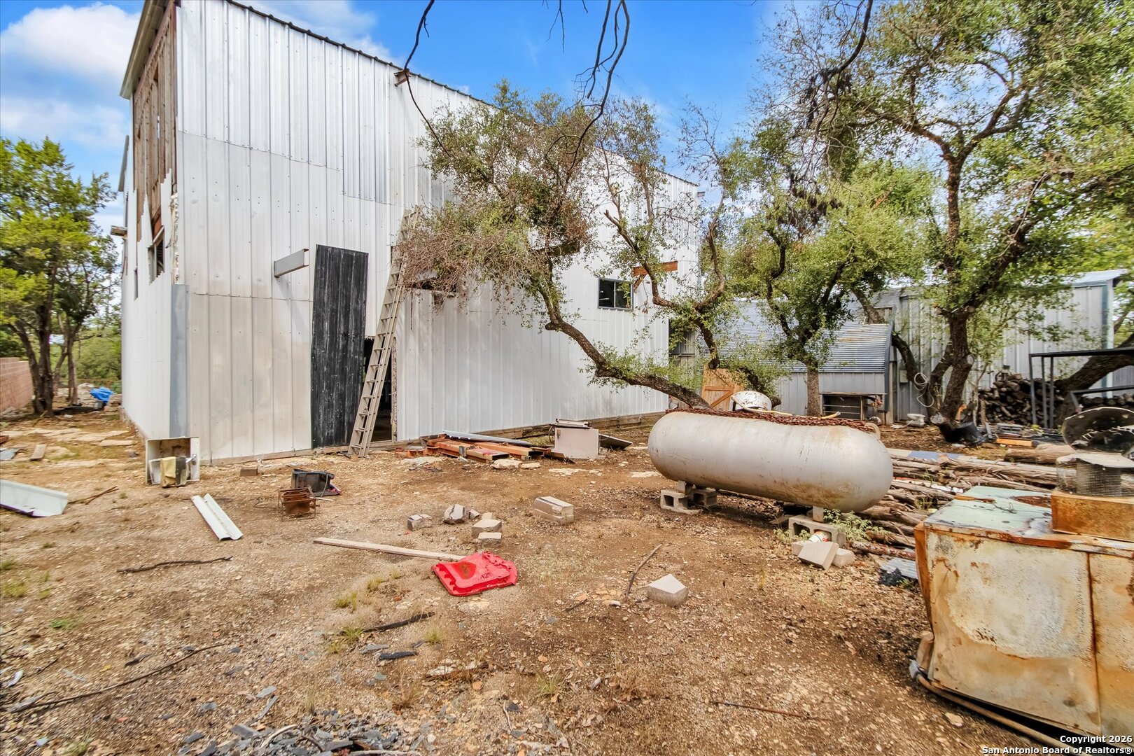 main property photo 15