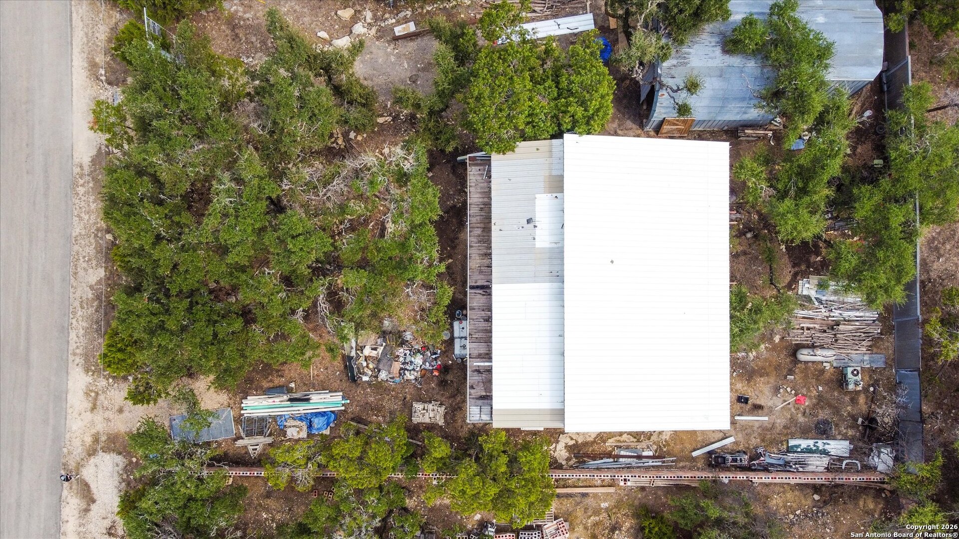 main property photo 23
