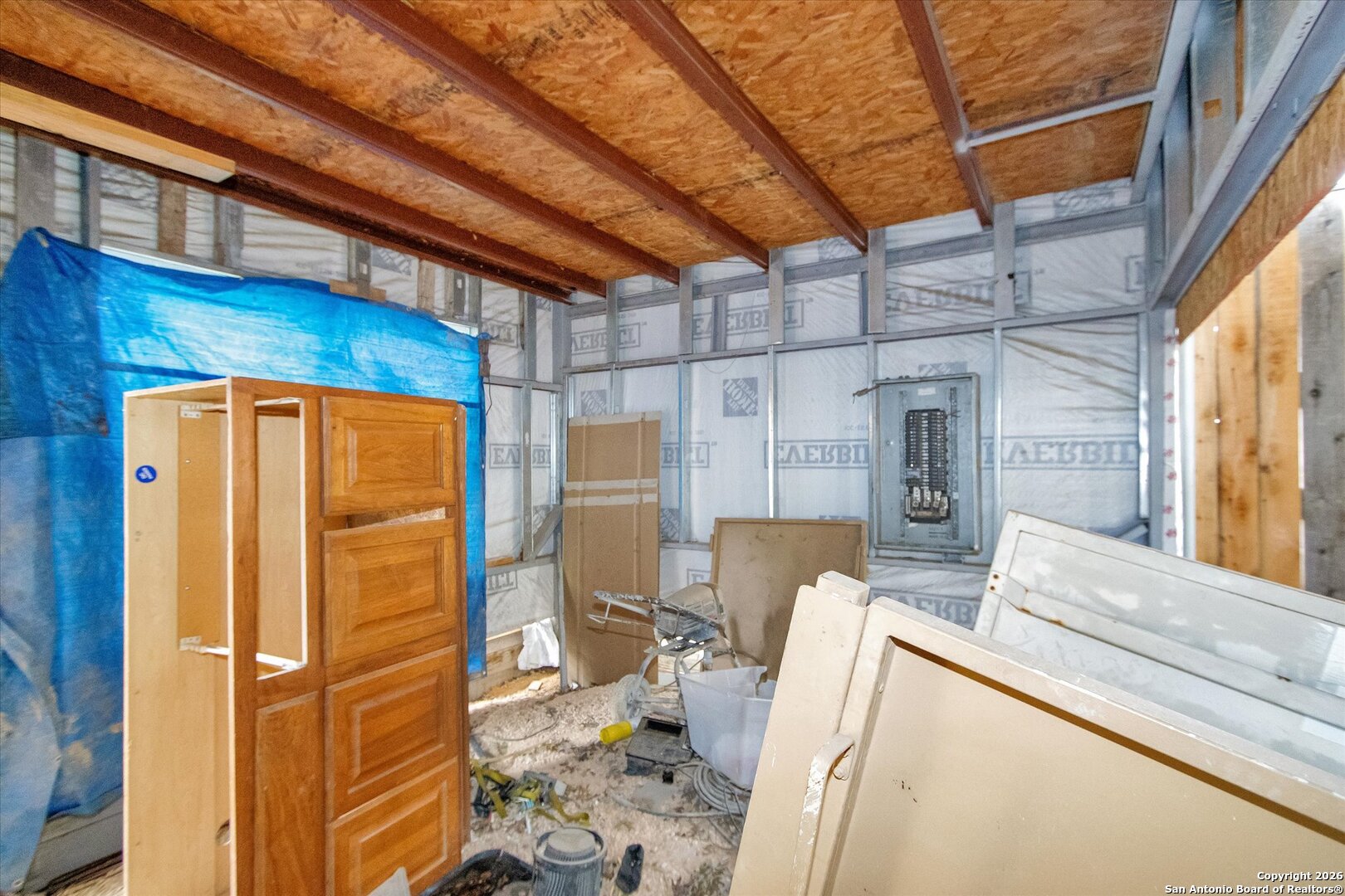 main property photo 7