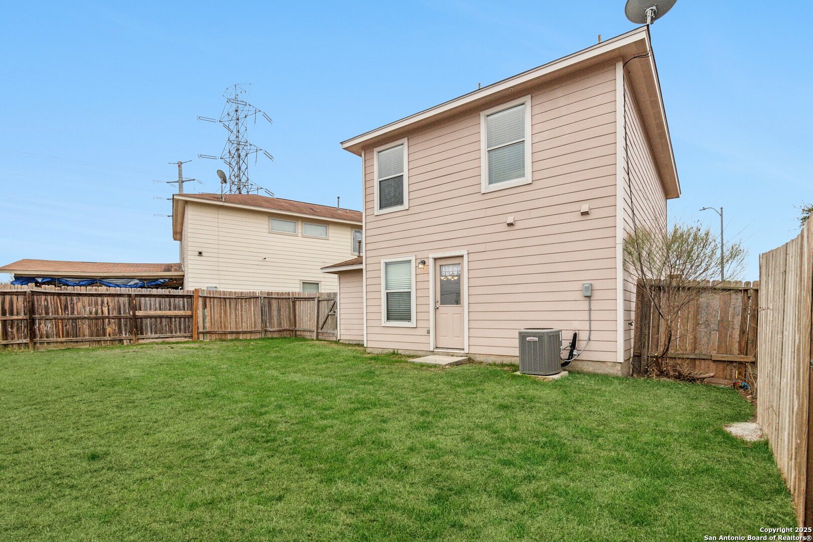 main property photo 30