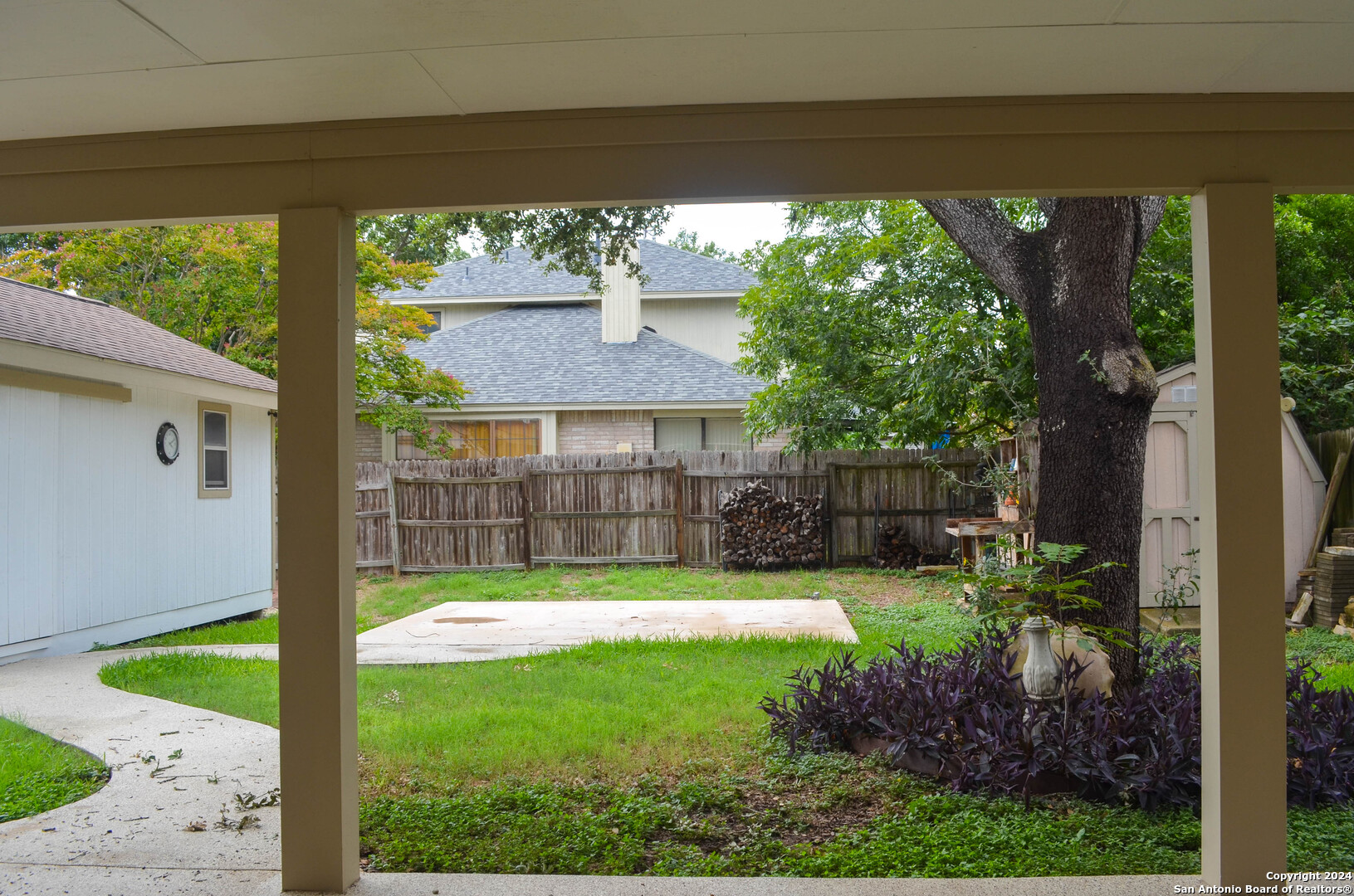 main property photo 40