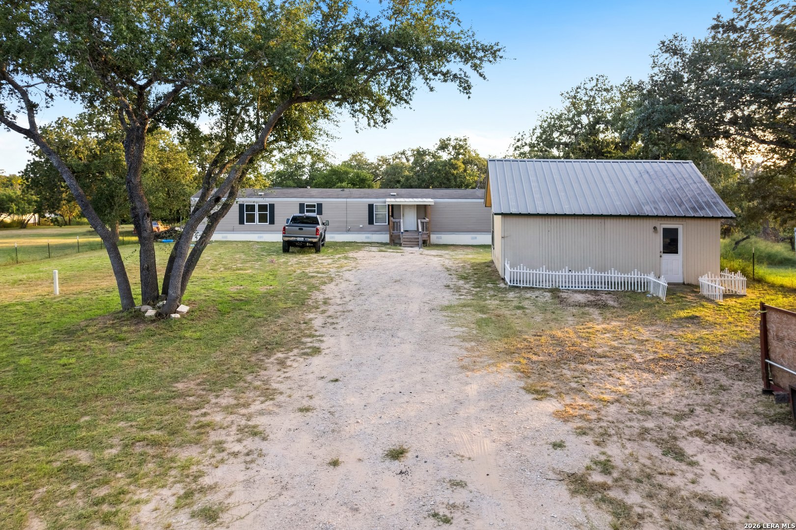 main property photo 8