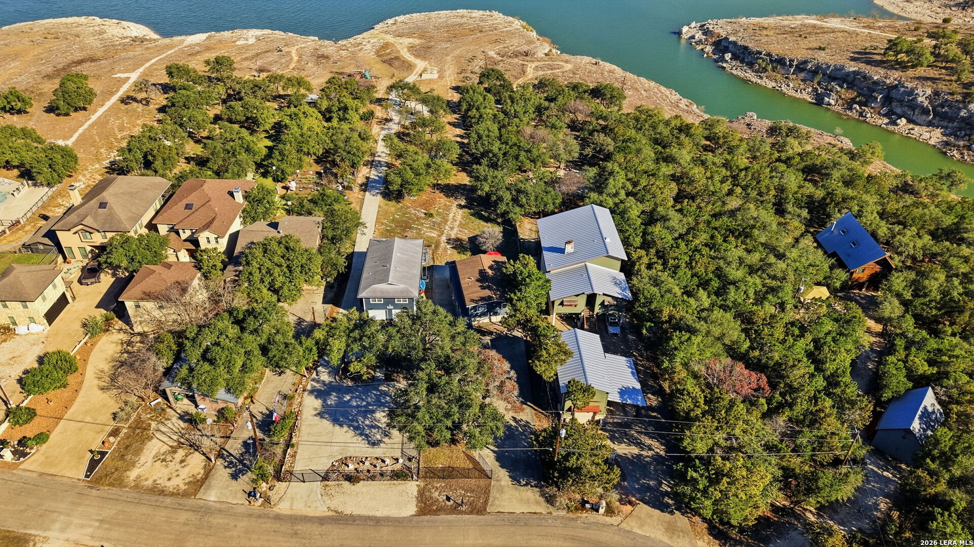 main property photo 28