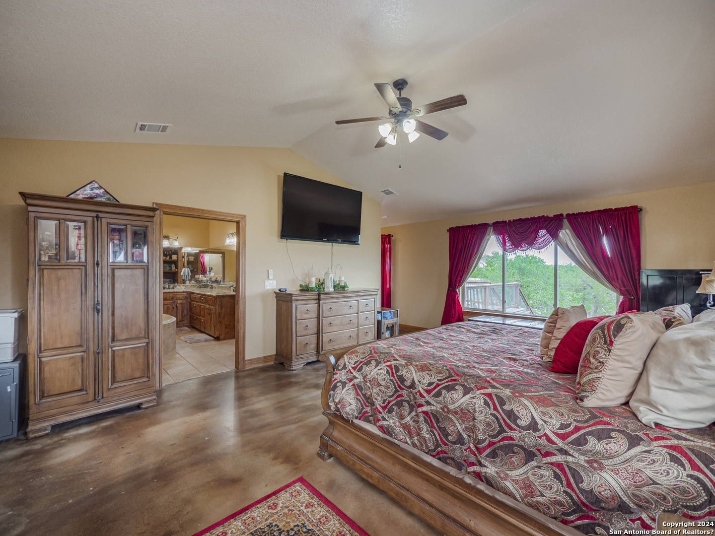 main property photo 14