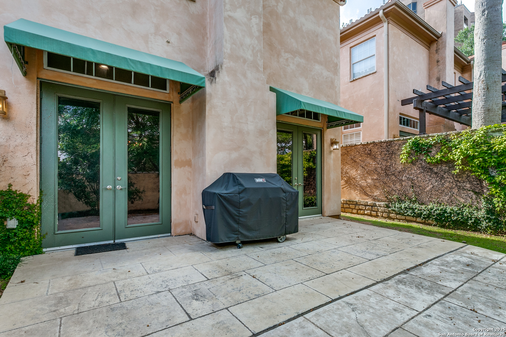 main property photo 22