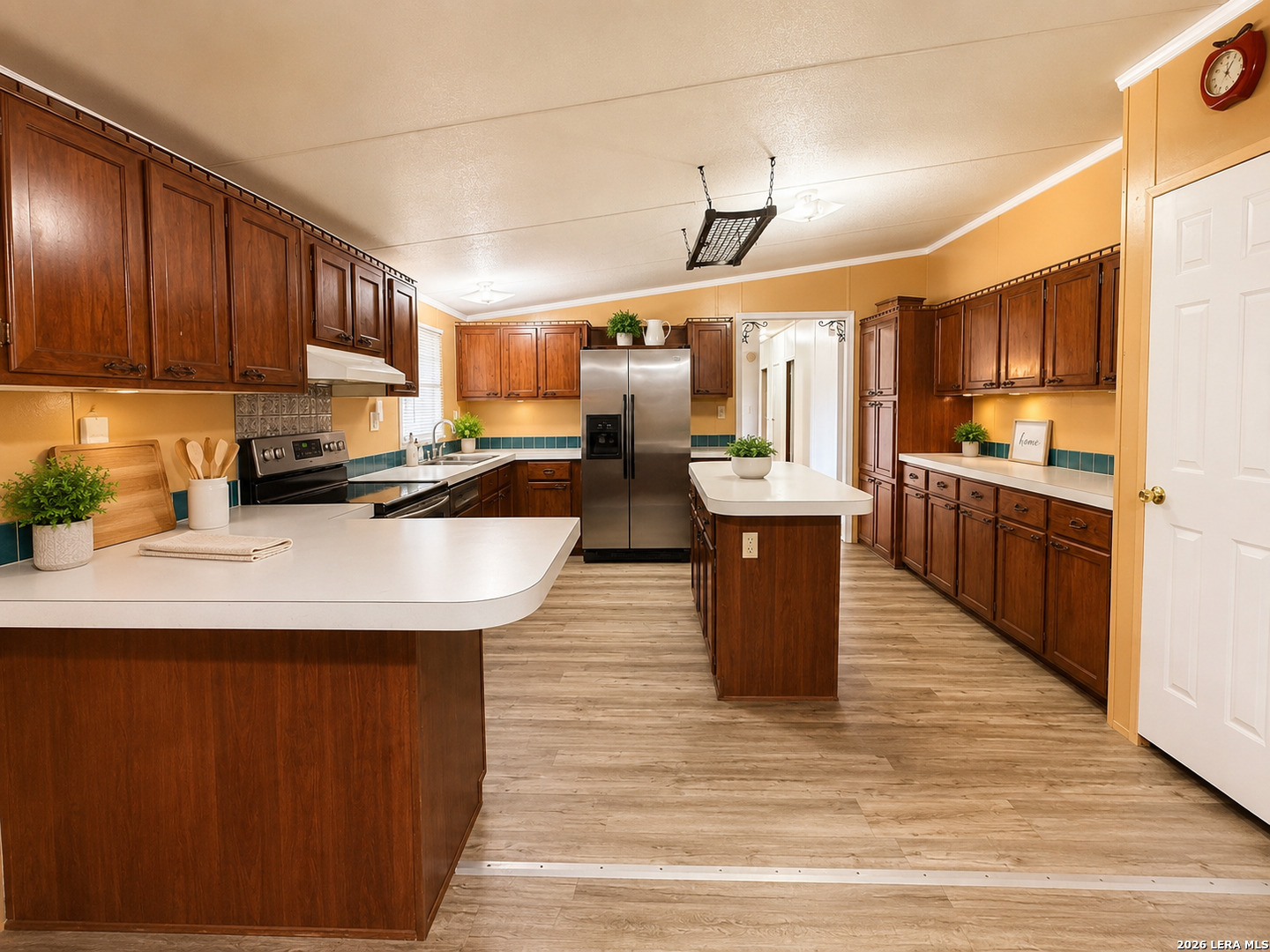 main property photo 12